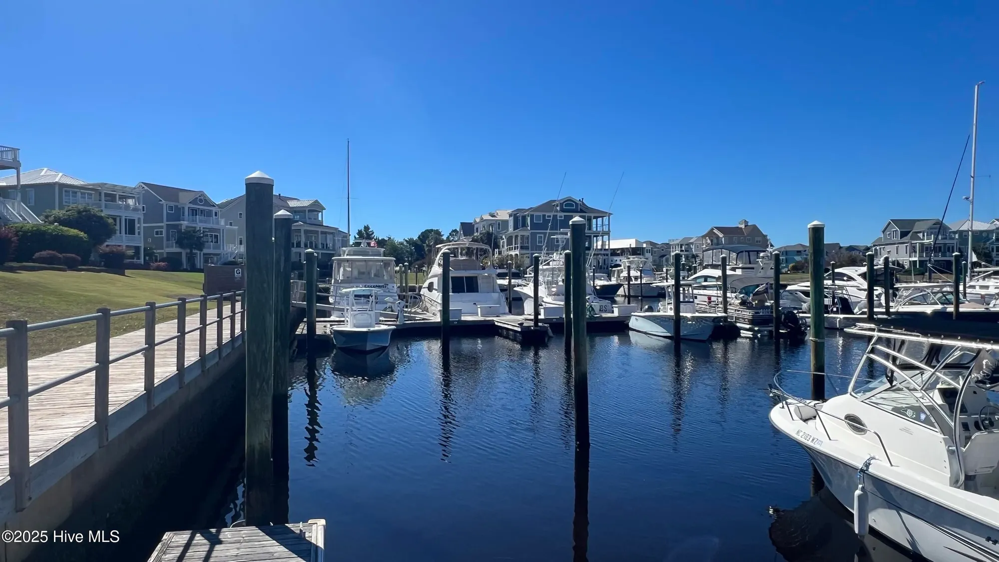 Property Slideshow image 16 of 20 | 2571 st james dr, Southport, NC, 28461