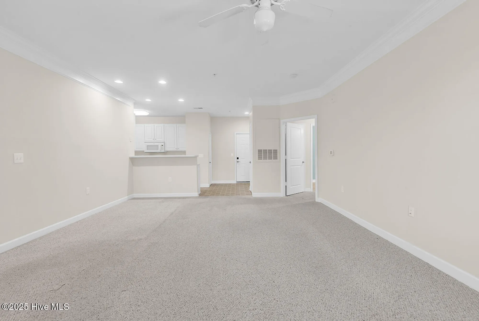 Property Slideshow image 8 of 30 | 395 s crow creek dr 1304, Calabash, NC, 28467