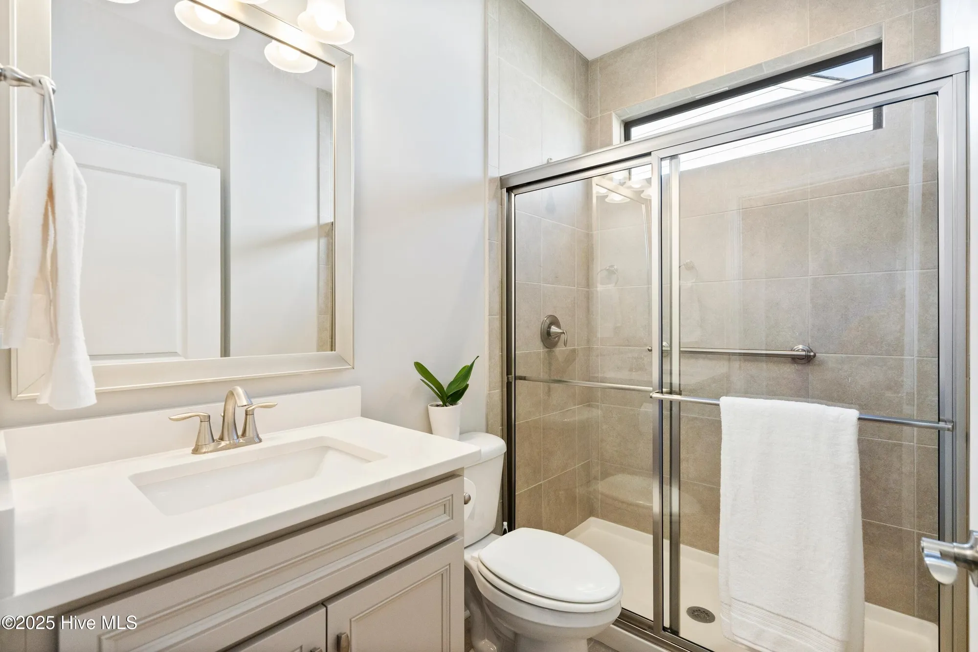 Property Slideshow image 16 of 32 | 707 broomsedge ter, Wilmington, NC, 28412