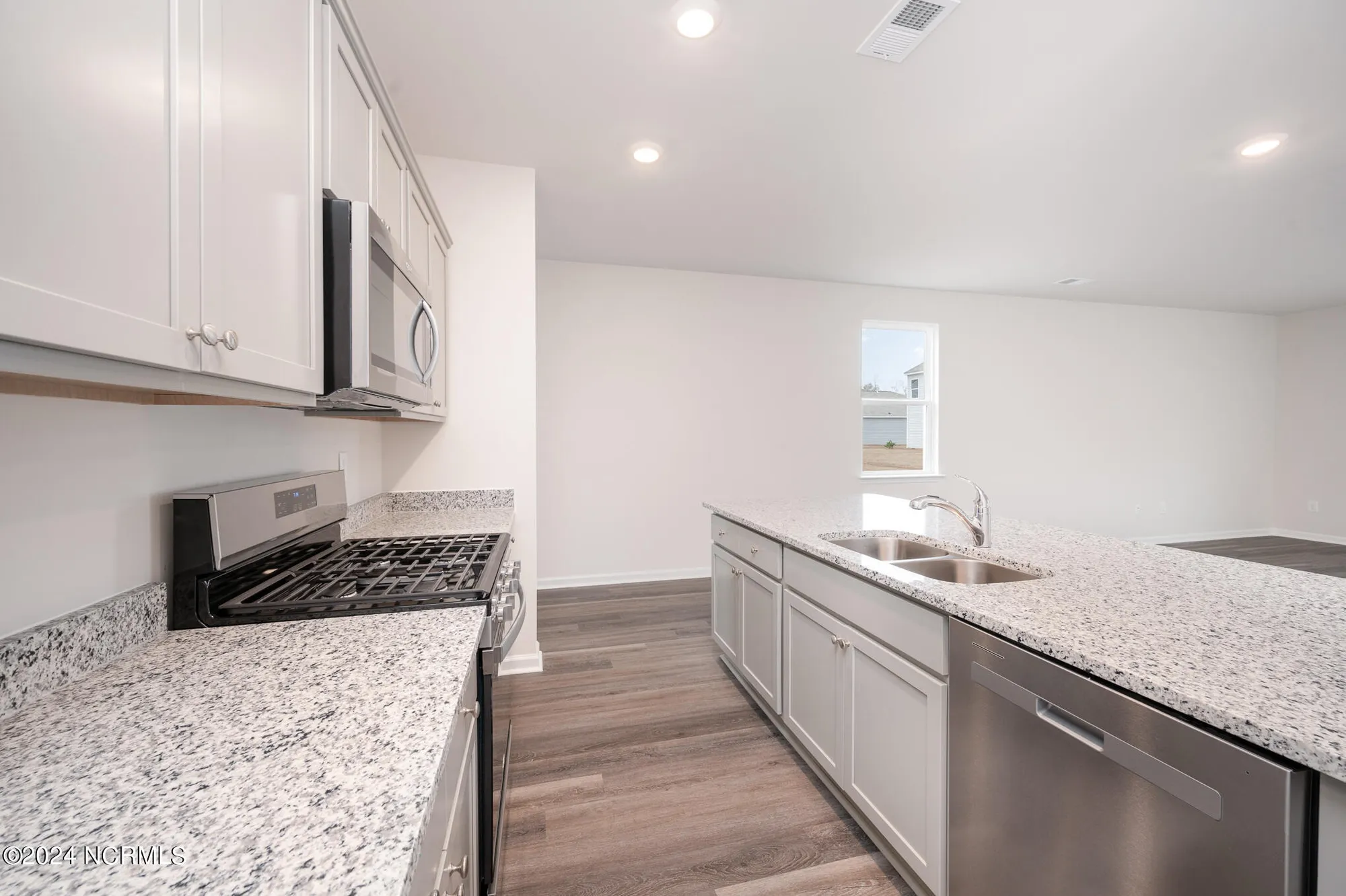 Property Slideshow image 7 of 40 | 3347 summer tanager ln 12, Leland, NC, 28451