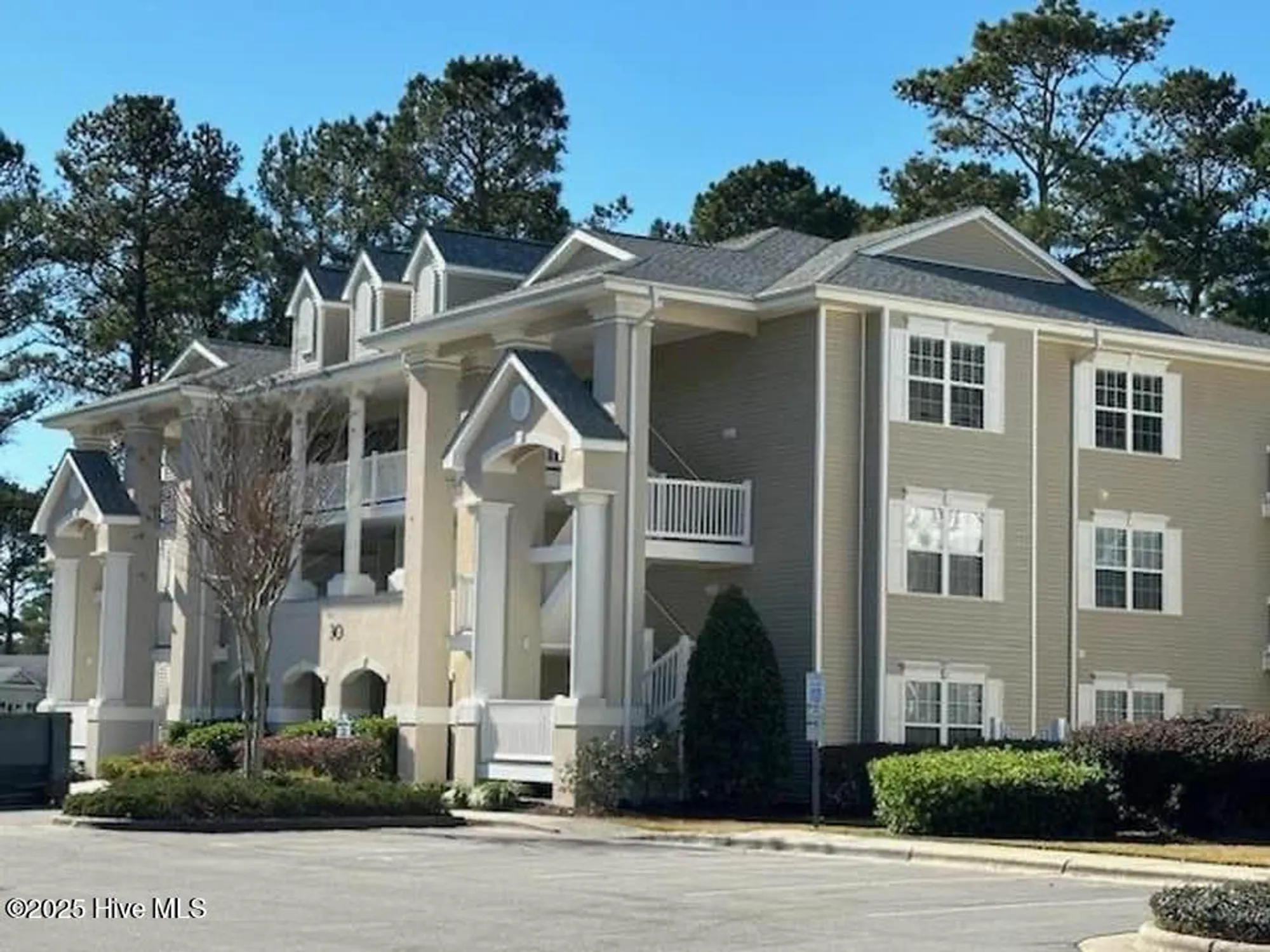 Property Slideshow image 13 of 30 | 1215 n middleton dr 3002, Calabash, NC, 28467