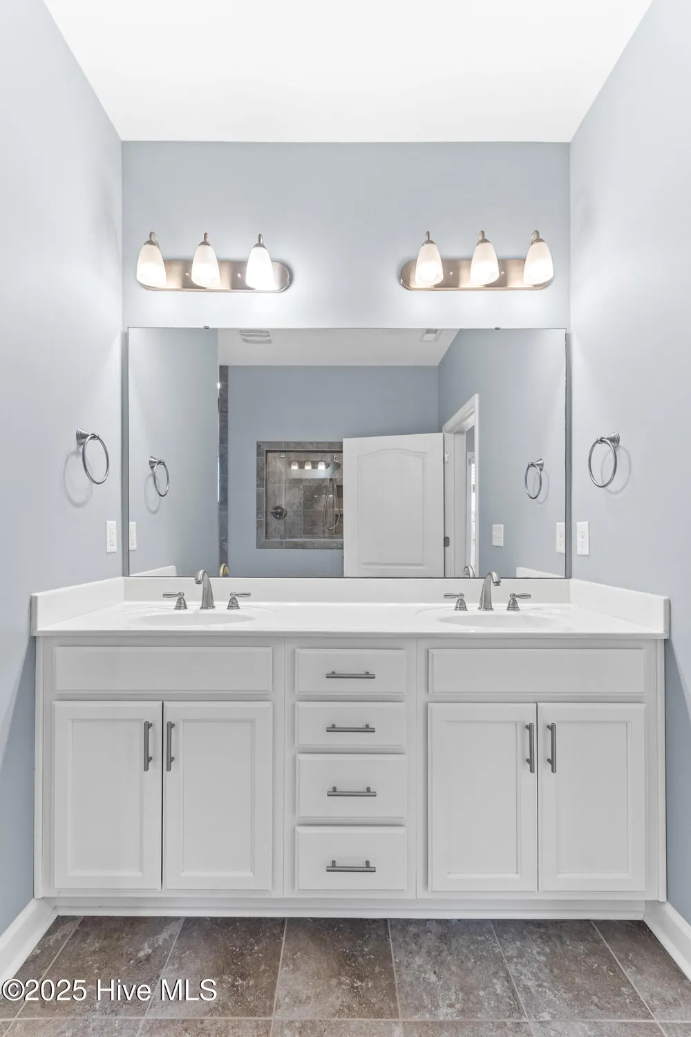 Property Slideshow image 29 of 93 | 4751 waves pointe, Wilmington, NC, 28412