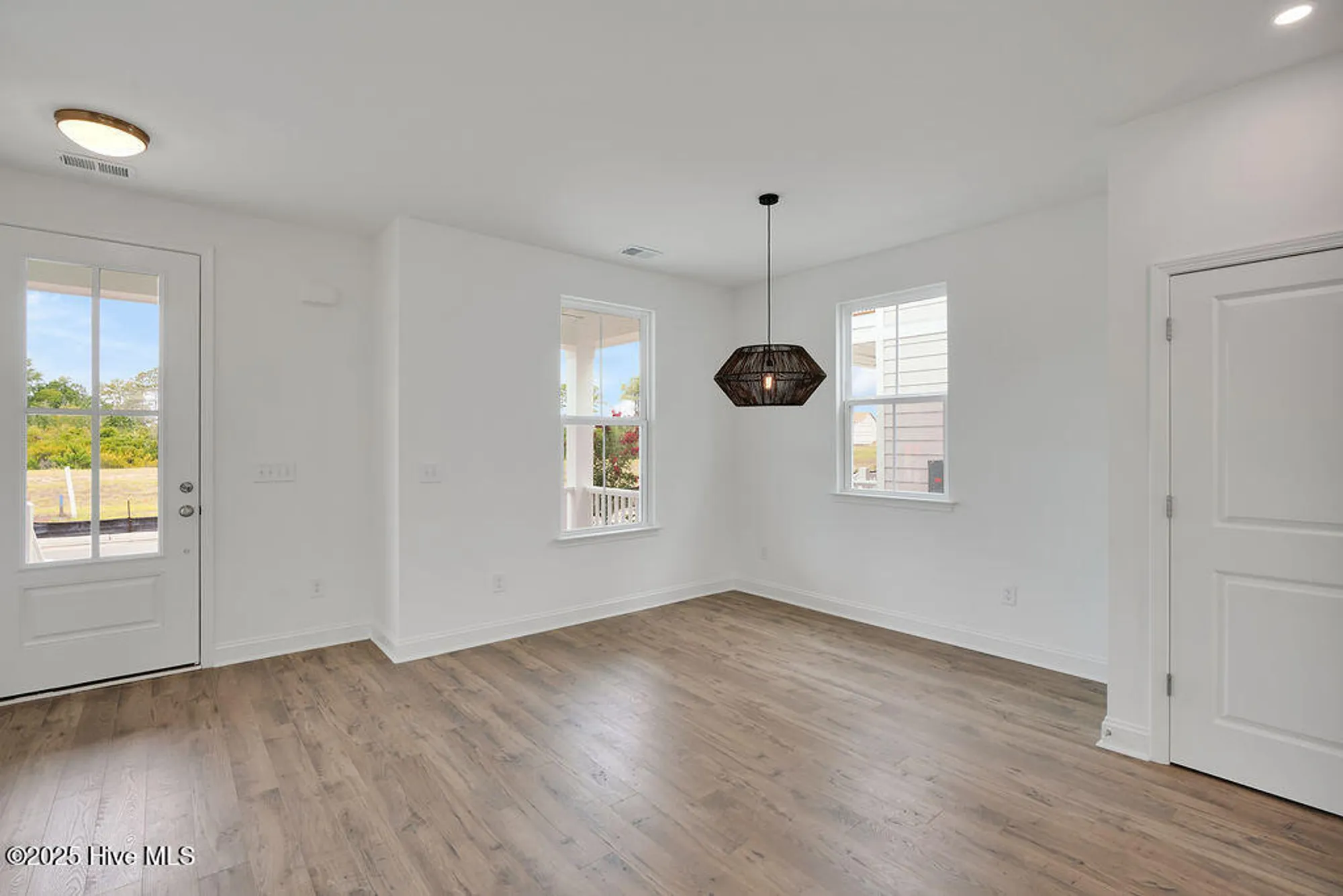 Property Slideshow image 8 of 29 | 409 starship run, Wilmington, NC, 28412