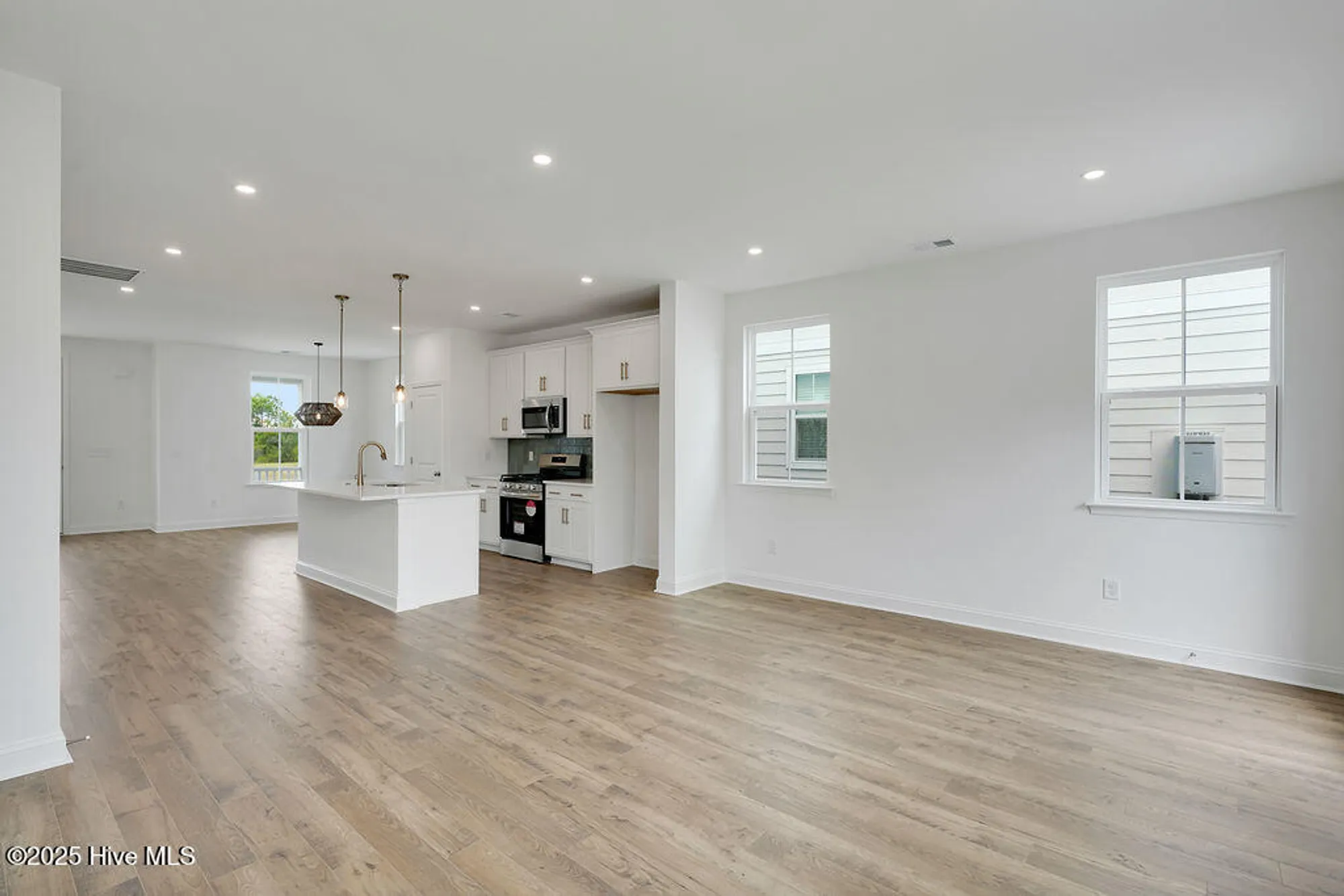 Property Slideshow image 12 of 29 | 409 starship run, Wilmington, NC, 28412