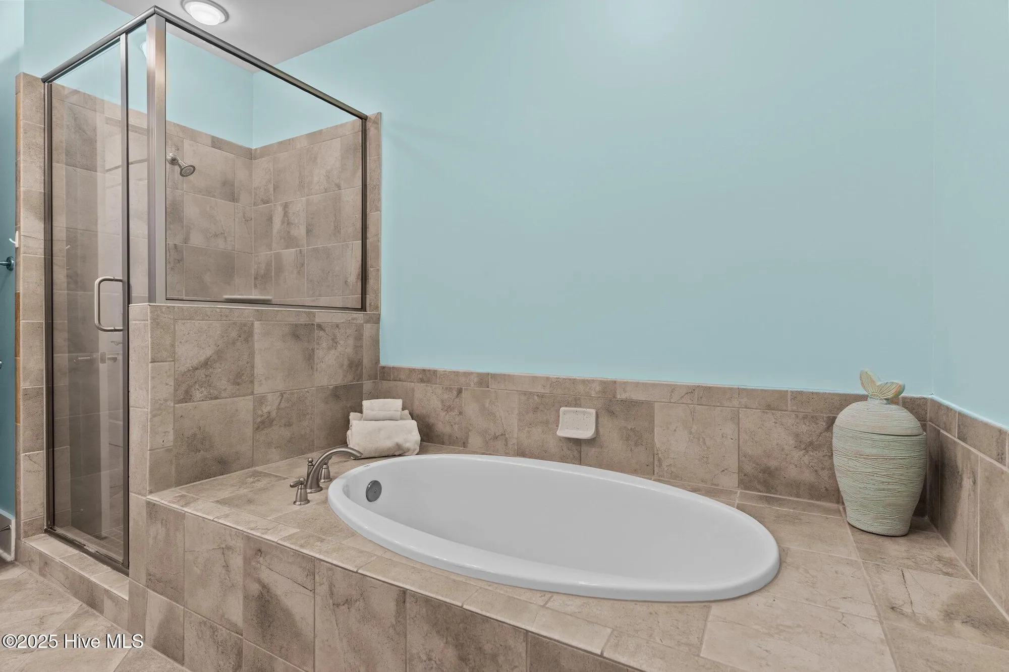 Property Slideshow image 28 of 79 | 2537 st james dr apt 102, Southport, NC, 28461