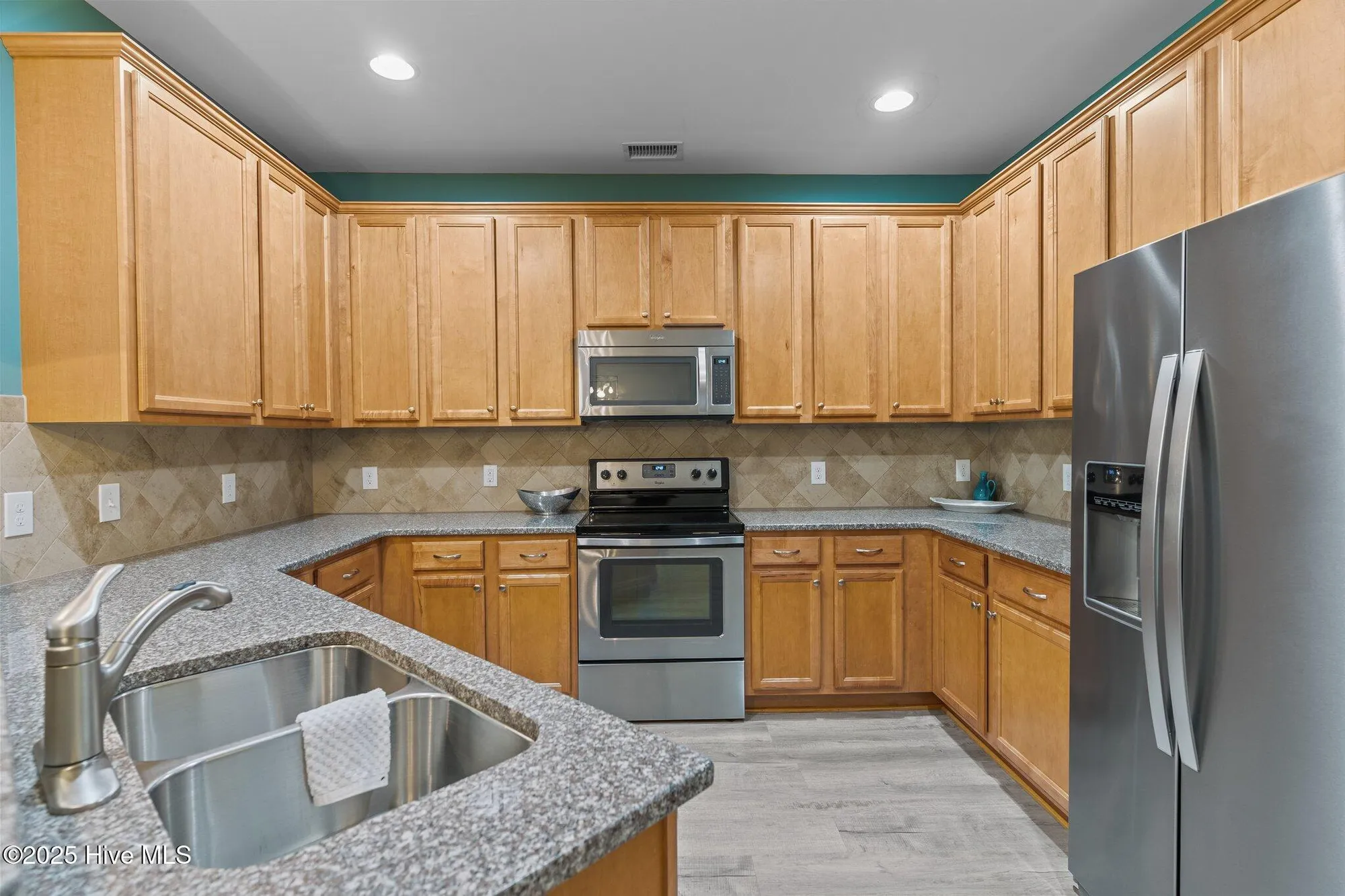 Property Slideshow image 12 of 79 | 2537 st james dr apt 102, Southport, NC, 28461