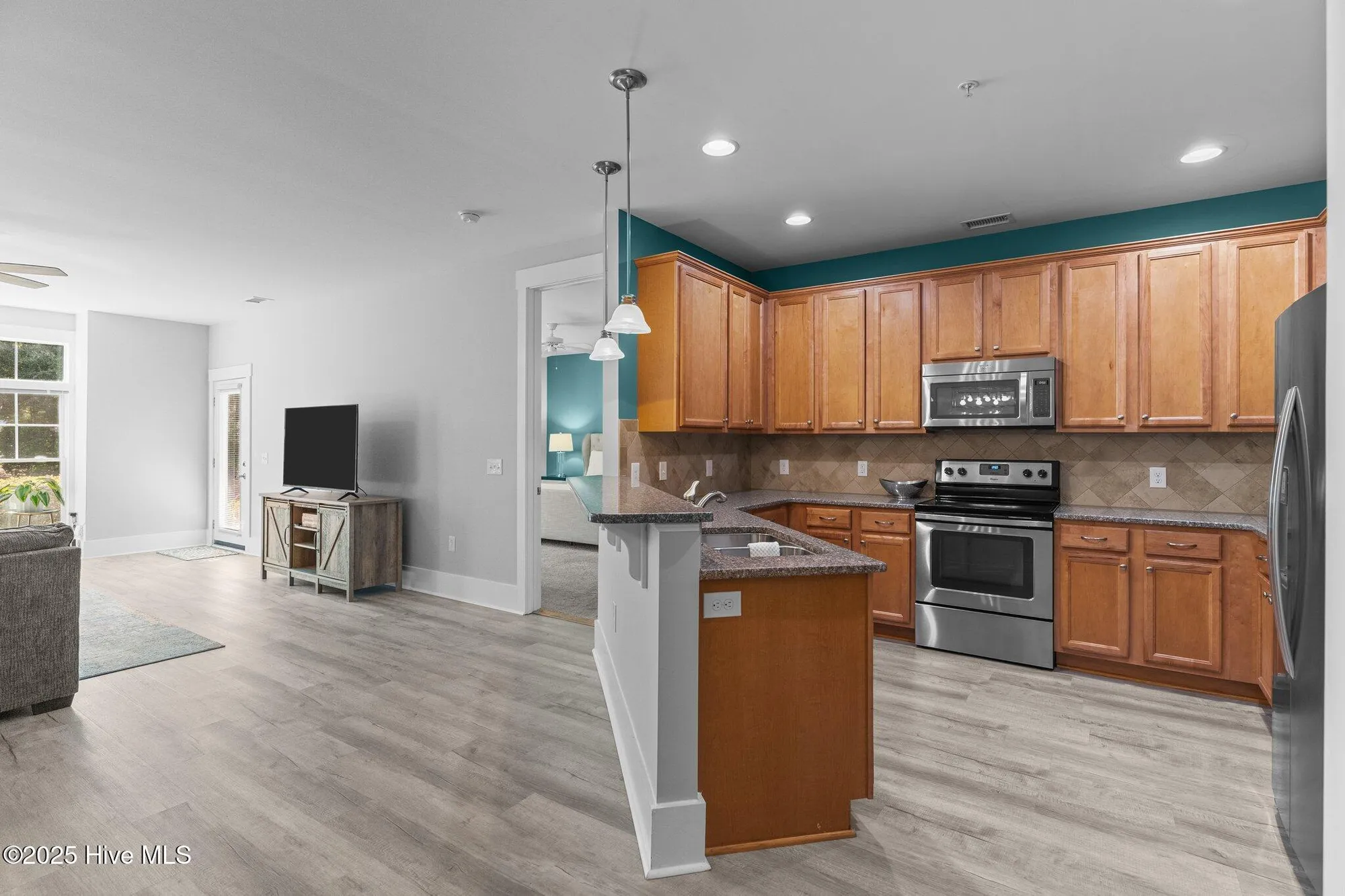 Property Slideshow image 16 of 79 | 2537 st james dr apt 102, Southport, NC, 28461