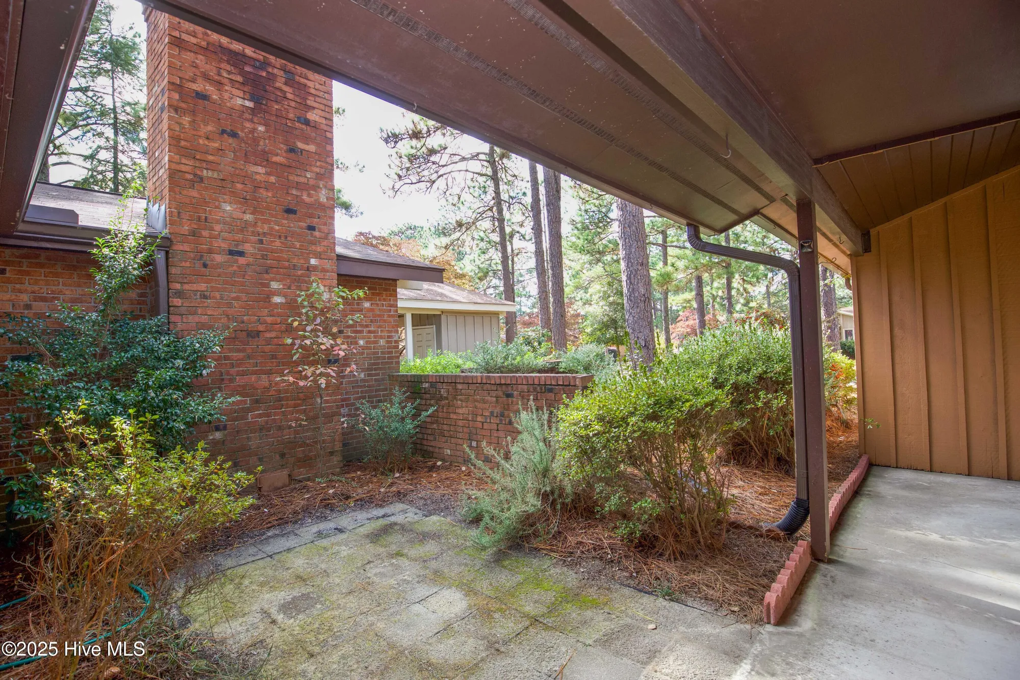 Property Slideshow image 5 of 33 | 414 teakwood ln, Southern Pines, NC, 28387