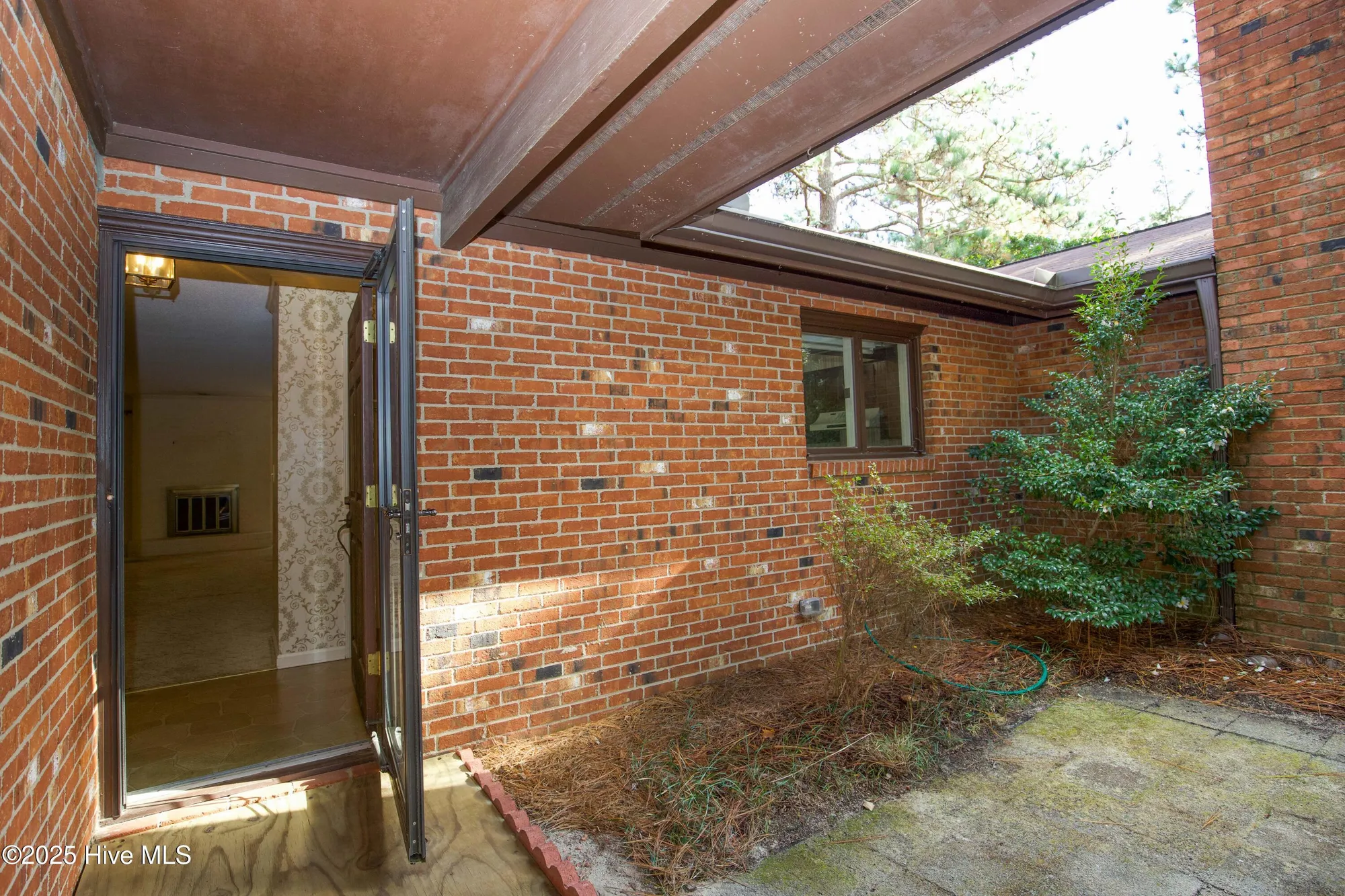 Property Slideshow image 6 of 33 | 414 teakwood ln, Southern Pines, NC, 28387