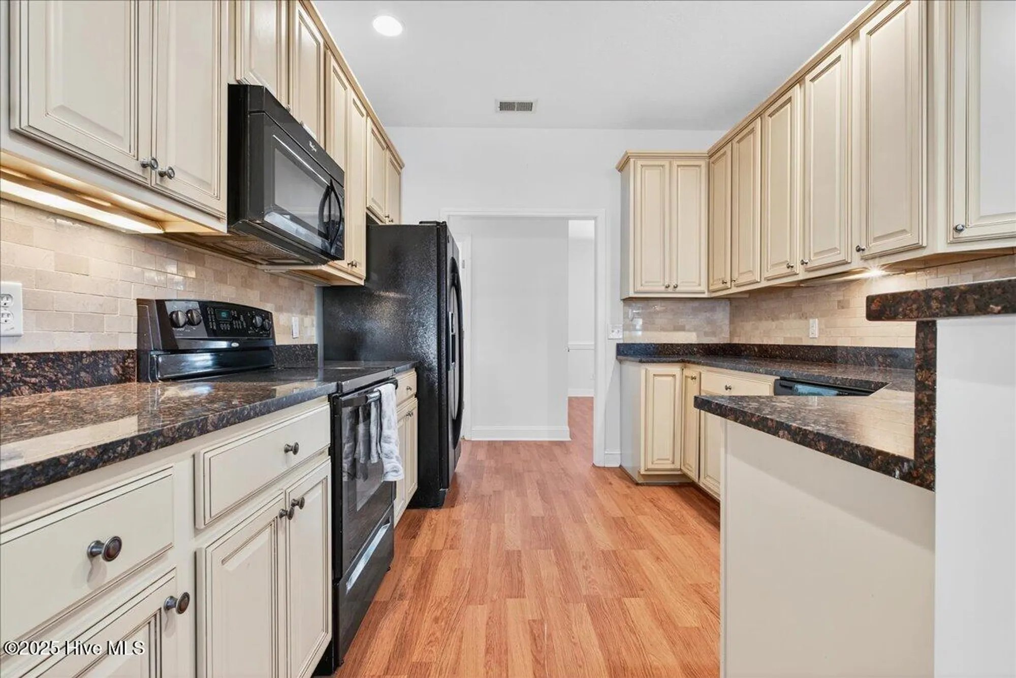 Property Slideshow image 15 of 55 | 501 waltz cir, Shallotte, NC, 28470