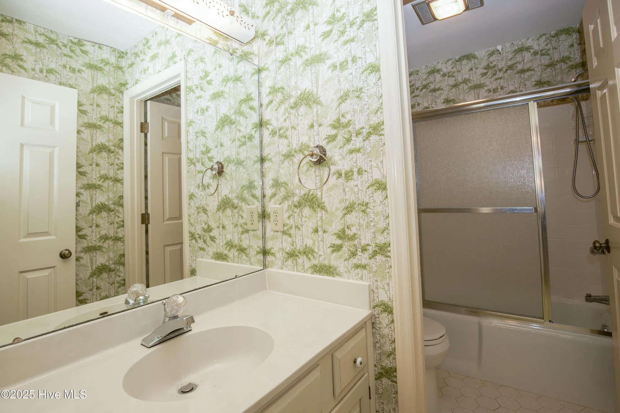 Property Slideshow image 20 of 33 | 414 teakwood ln, Southern Pines, NC, 28387