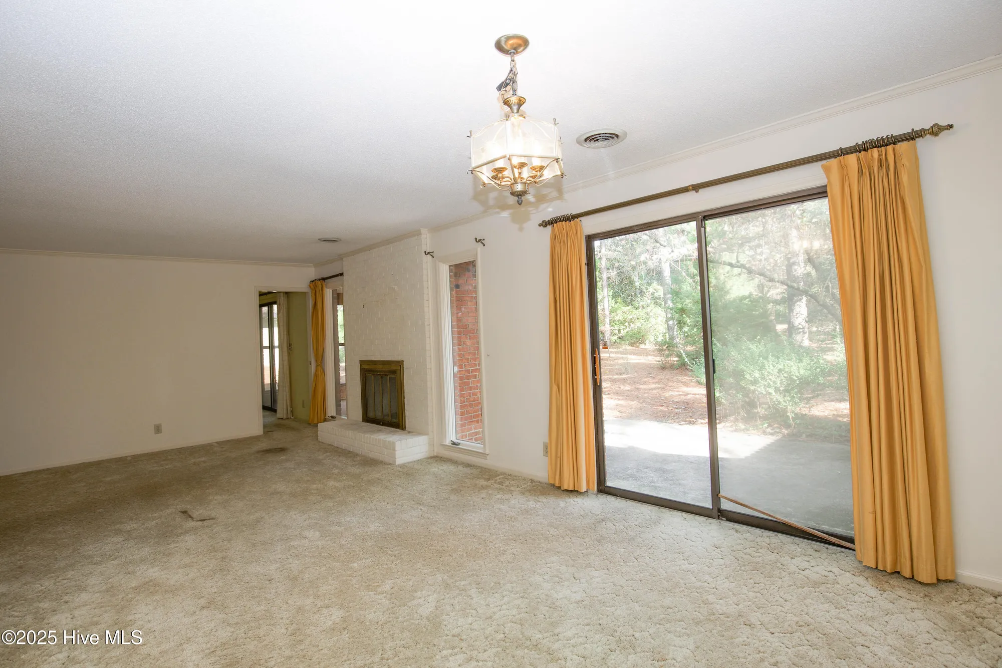 Property Slideshow image 10 of 33 | 414 teakwood ln, Southern Pines, NC, 28387