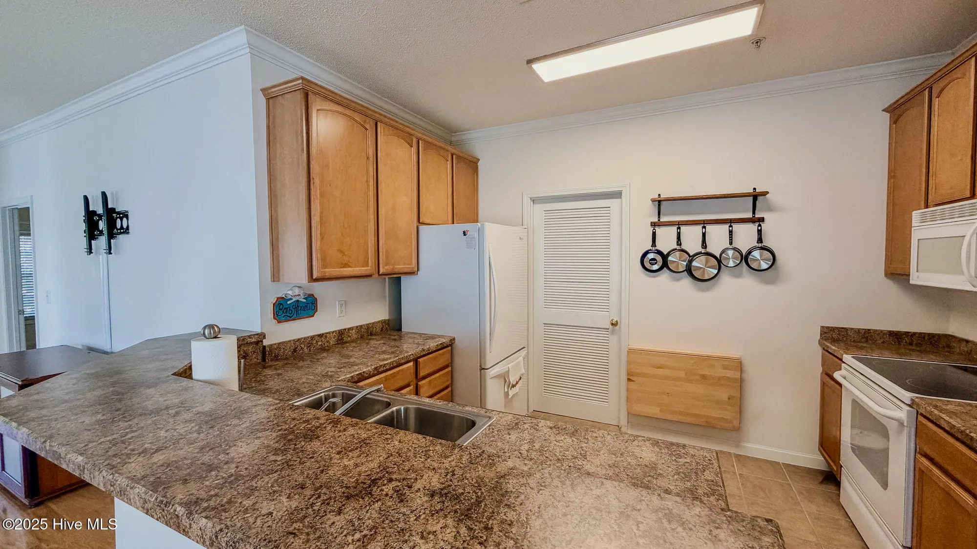 Property Slideshow image 11 of 37 | 5858 longwood dr unit 201, Murrells Inlet, SC, 29576