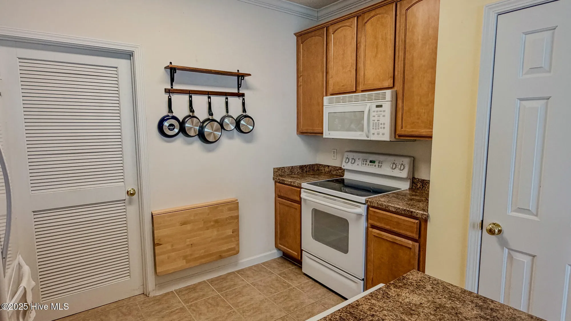 Property Slideshow image 13 of 37 | 5858 longwood dr unit 201, Murrells Inlet, SC, 29576