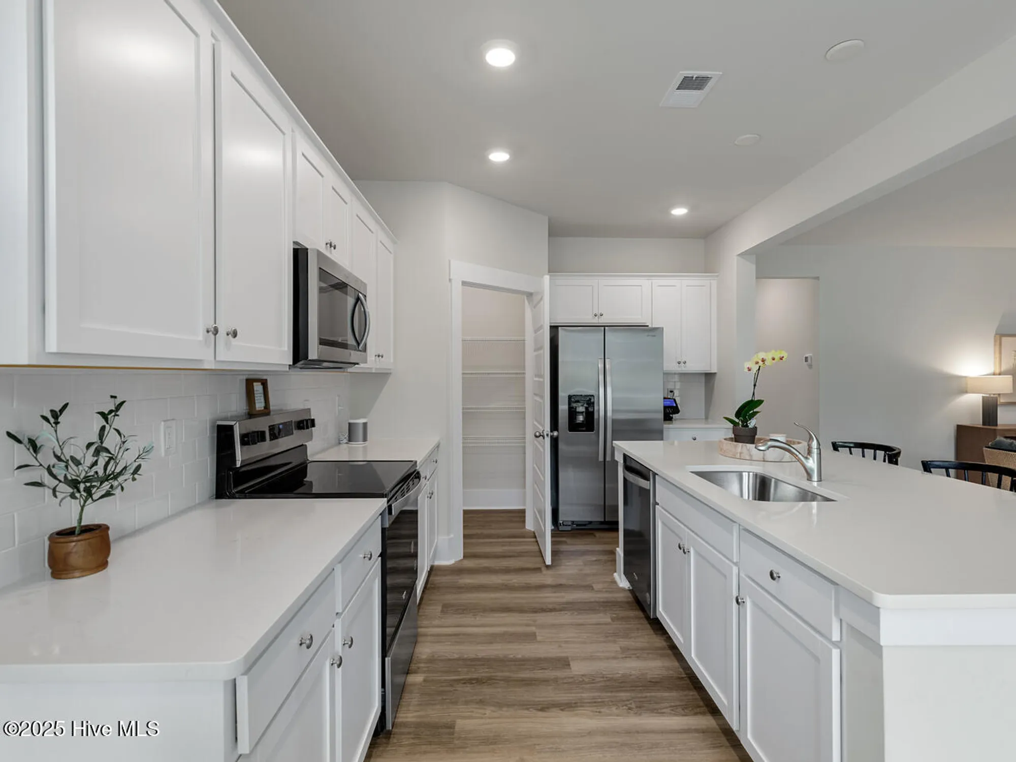 Property Slideshow image 10 of 54 | 9445 crowded gules dr 198, Leland, NC, 28451