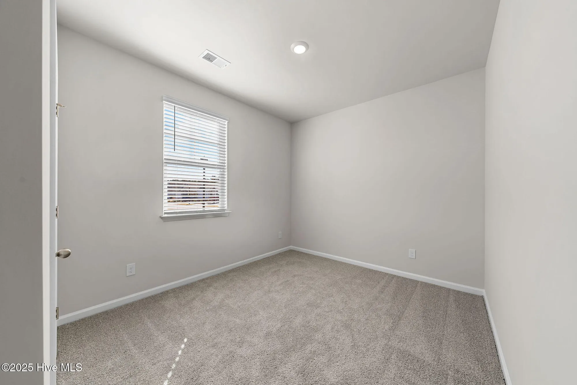 Property Slideshow image 11 of 34 | 3109 lochgreen cir, Leland, NC, 28451