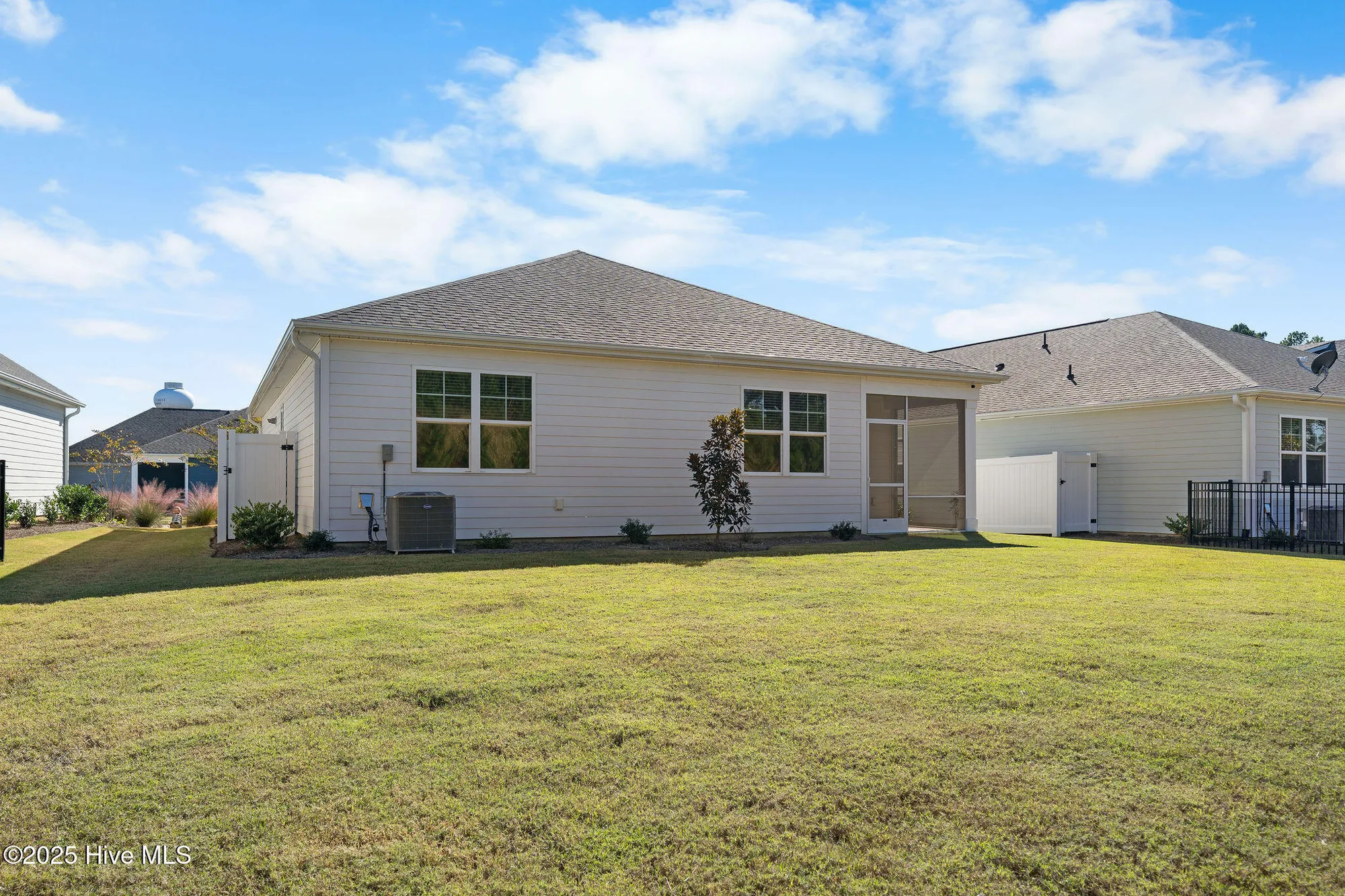 Property Slideshow image 33 of 34 | 3109 lochgreen cir, Leland, NC, 28451