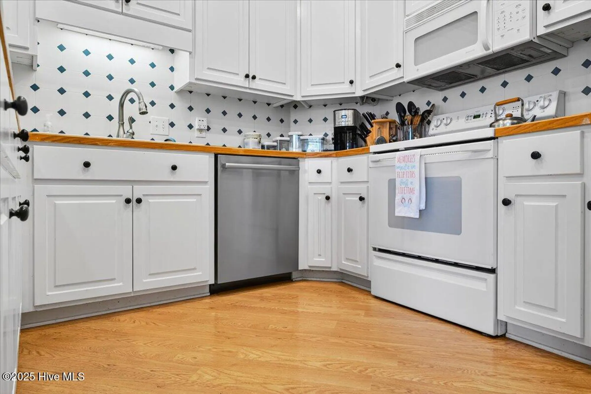 Property Slideshow image 19 of 67 | 2916 trailwood dr, Southport, NC, 28461