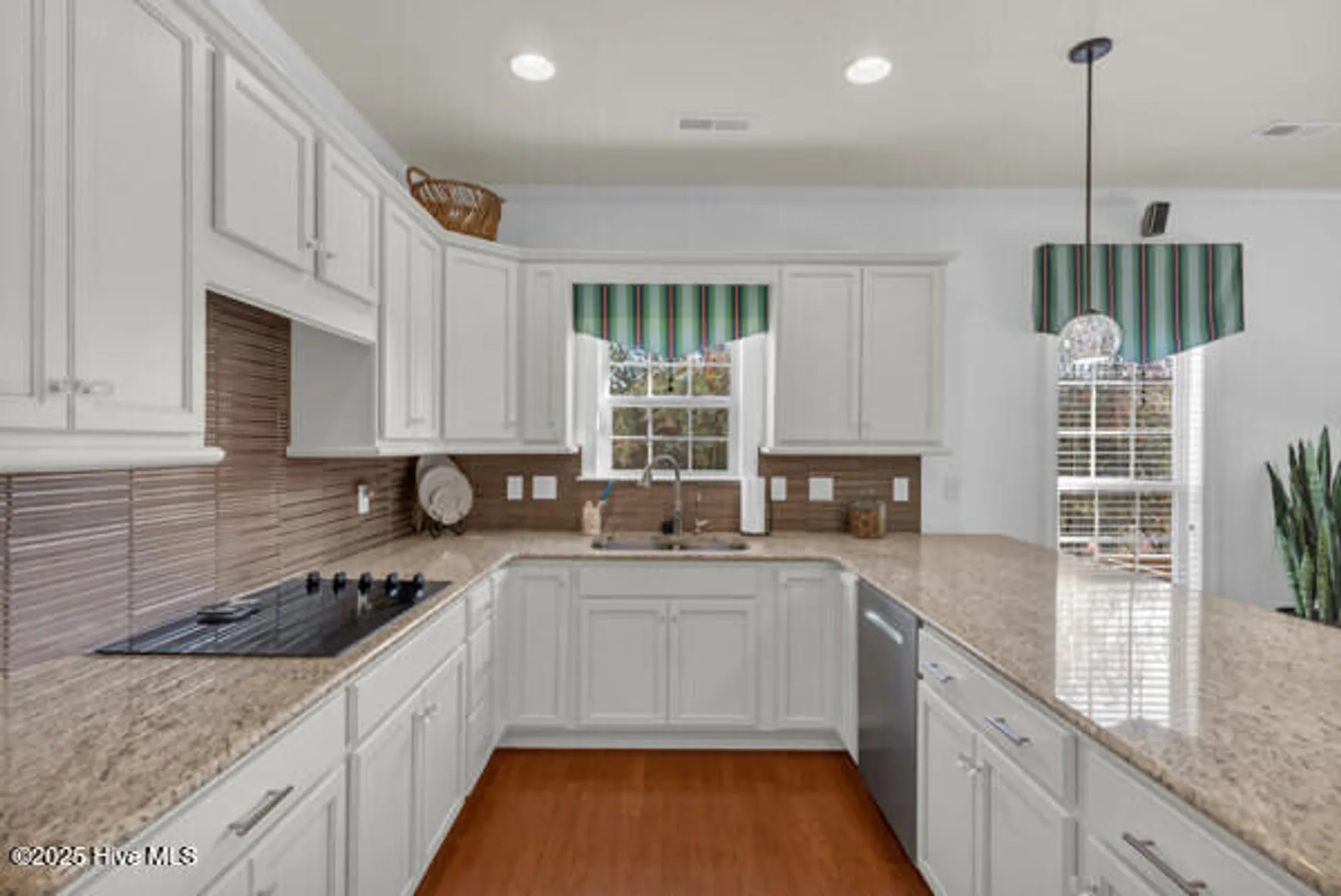 Property Slideshow image 12 of 37 | 3064 annsdale dr, Leland, NC, 28451