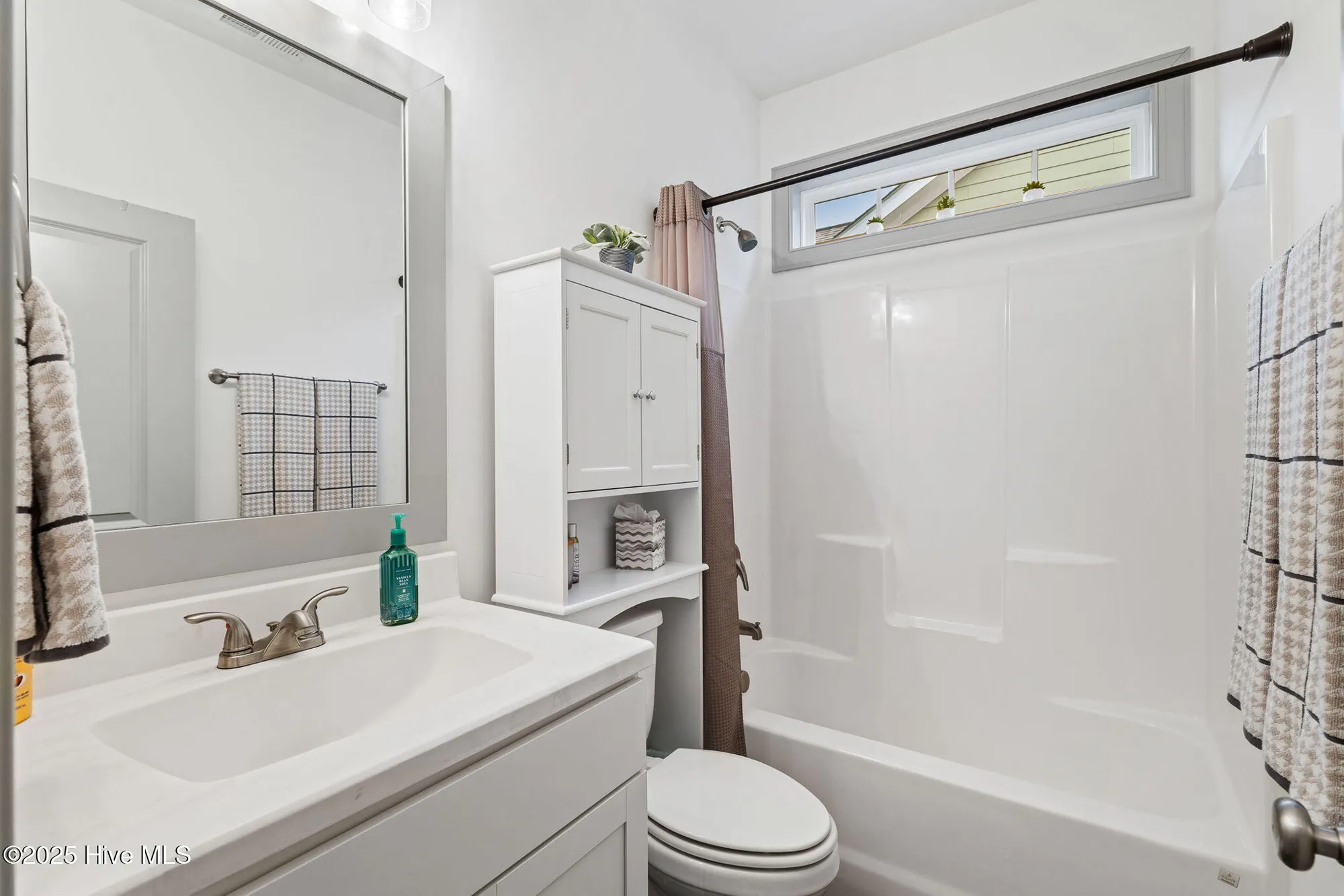 Property Slideshow image 37 of 62 | 5764 park west cir, Leland, NC, 28451