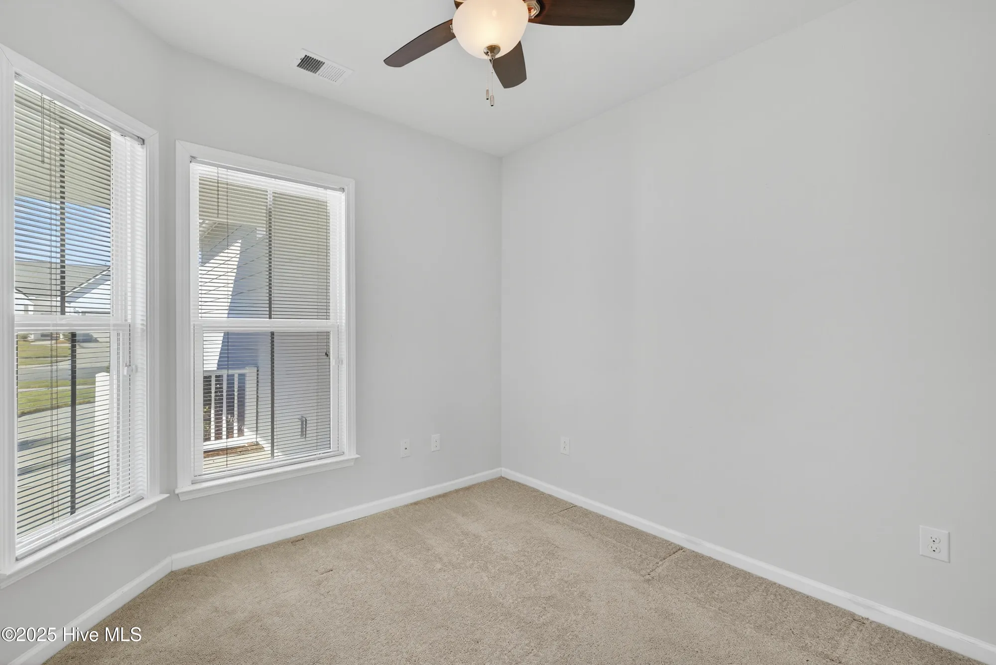 Property Slideshow image 8 of 31 | 704 broomsedge ter, Wilmington, NC, 28412