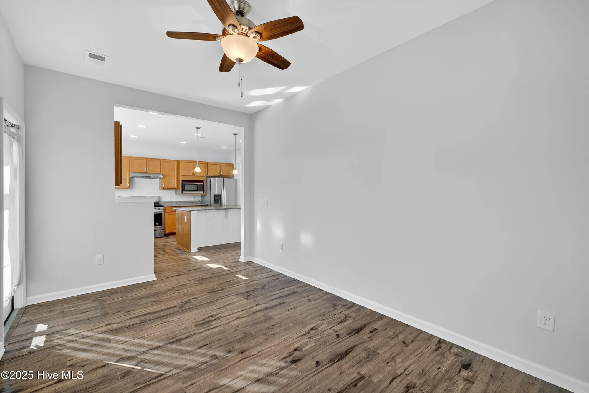 Property Slideshow image 13 of 31 | 704 broomsedge ter, Wilmington, NC, 28412