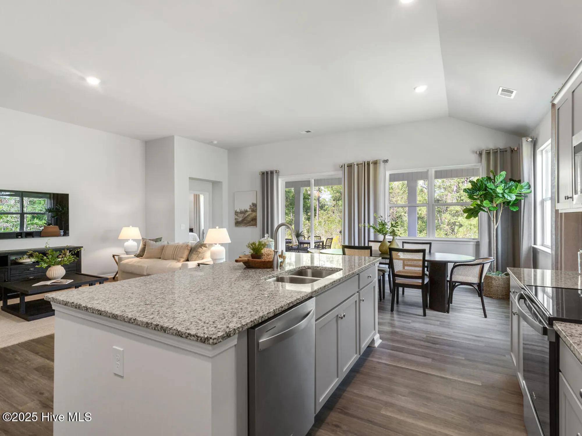 Property Slideshow image 10 of 49 | 2094 tulip poplar st 37, Leland, NC, 28451