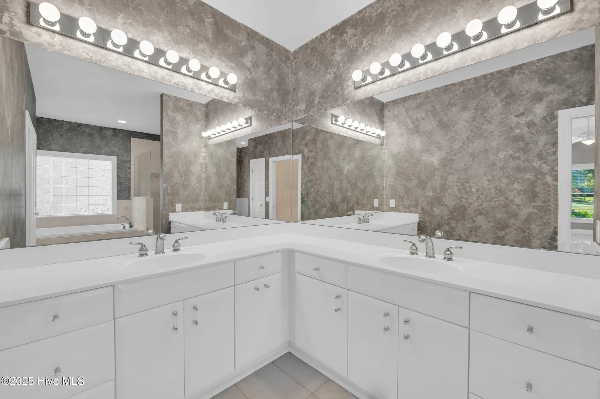 Property Slideshow image 17 of 49 | 912 wild dunes cir, Wilmington, NC, 28411