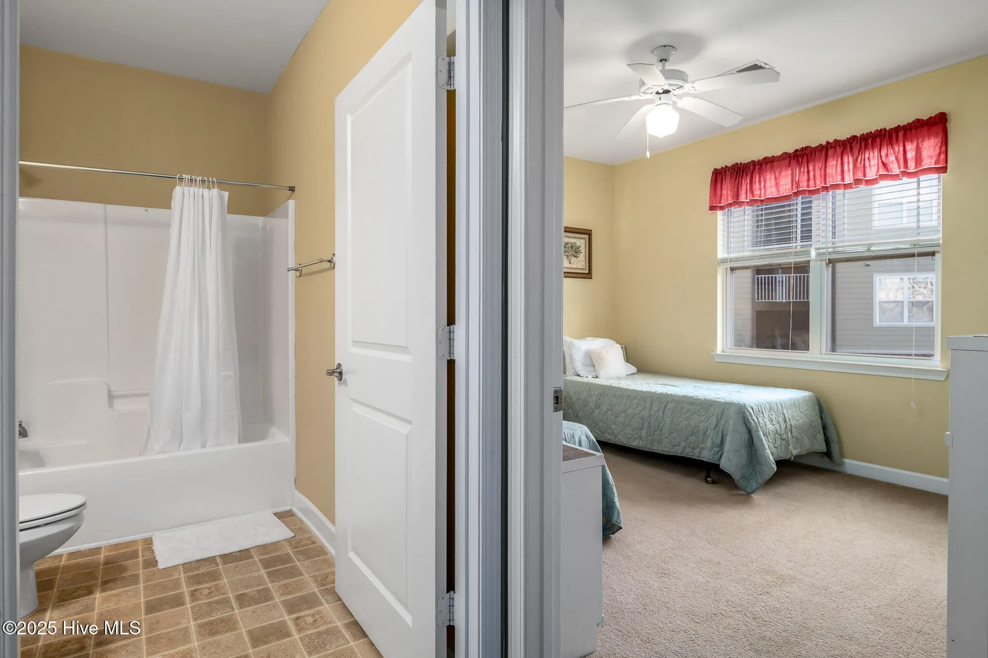 Property Slideshow image 14 of 47 | 395 s crow creek dr 1210, Calabash, NC, 28467
