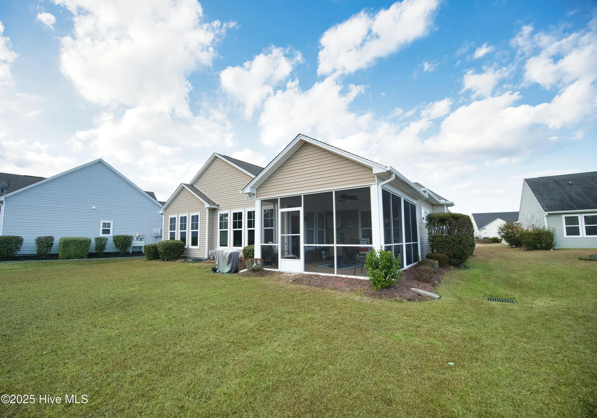 Property Slideshow image 9 of 68 | 707 pipit pl, Calabash, NC, 28467
