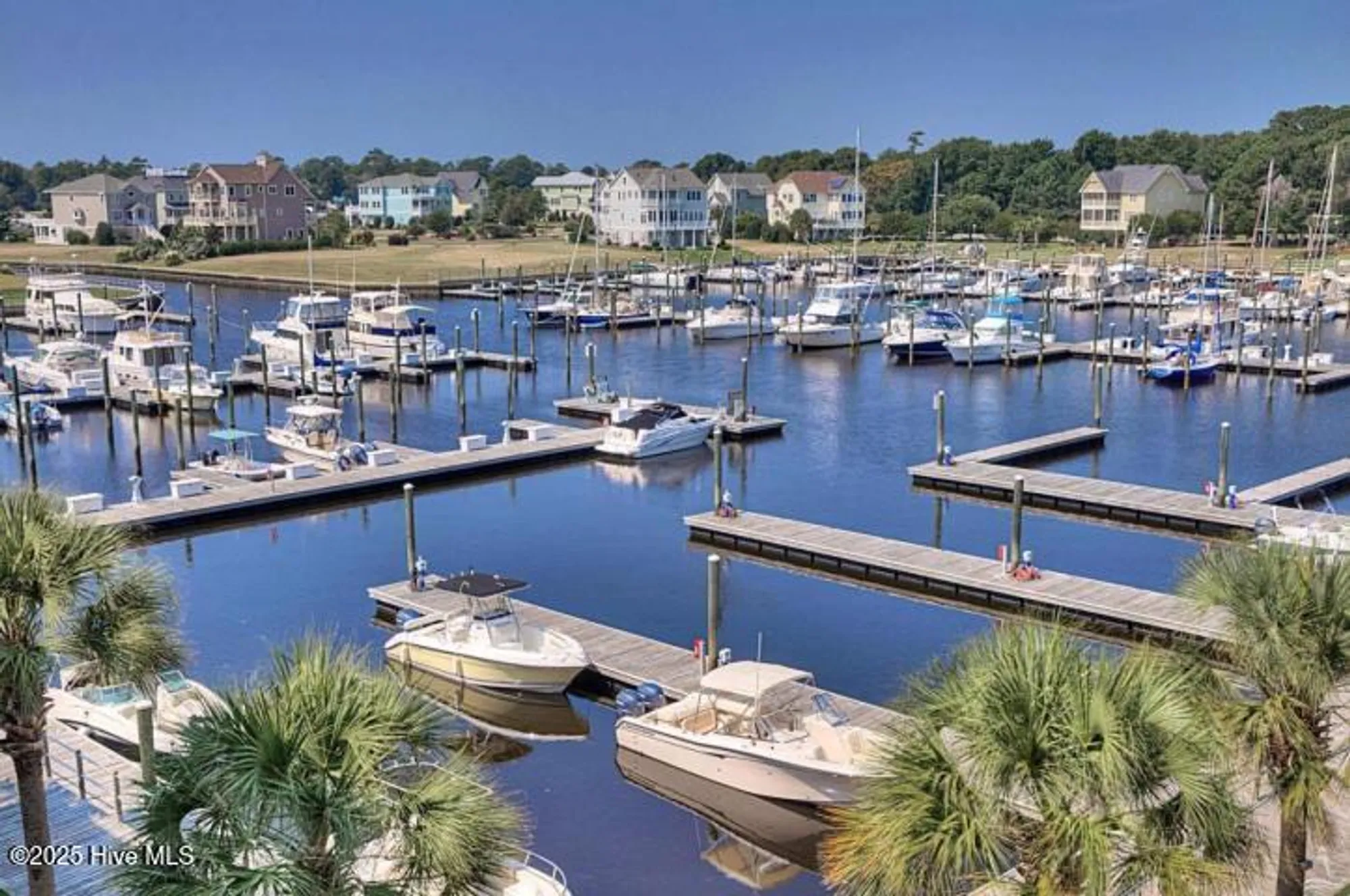 Property Slideshow image 4 of 10 | 2571 st james dr # u-a3, Southport, NC, 28461