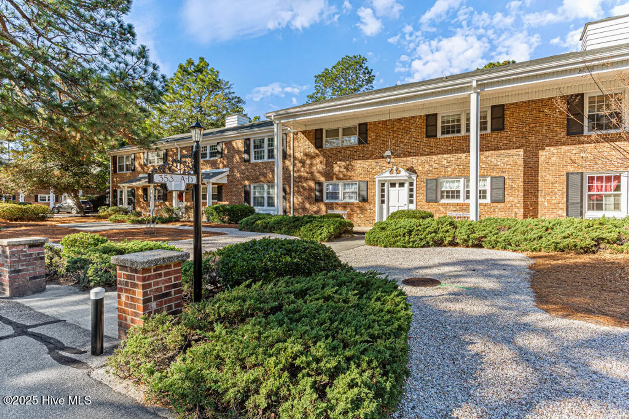 Property Slideshow image 1 of 25 | 353 driftwood cir, Southern Pines, NC, 28387