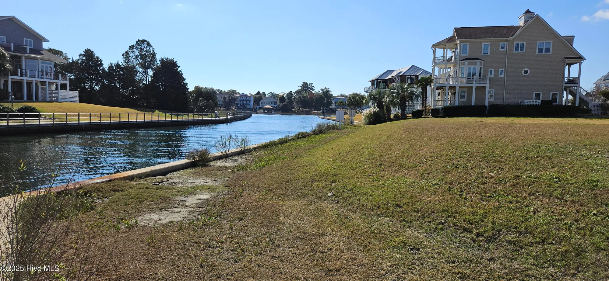 Property Slideshow image 10 of 10 | 2571 st james dr # u-a3, Southport, NC, 28461