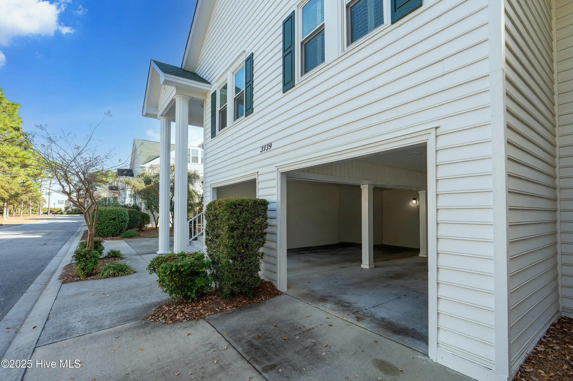 Property Slideshow image 5 of 43 | 3139 lakeside commons dr 1, Southport, NC, 28461
