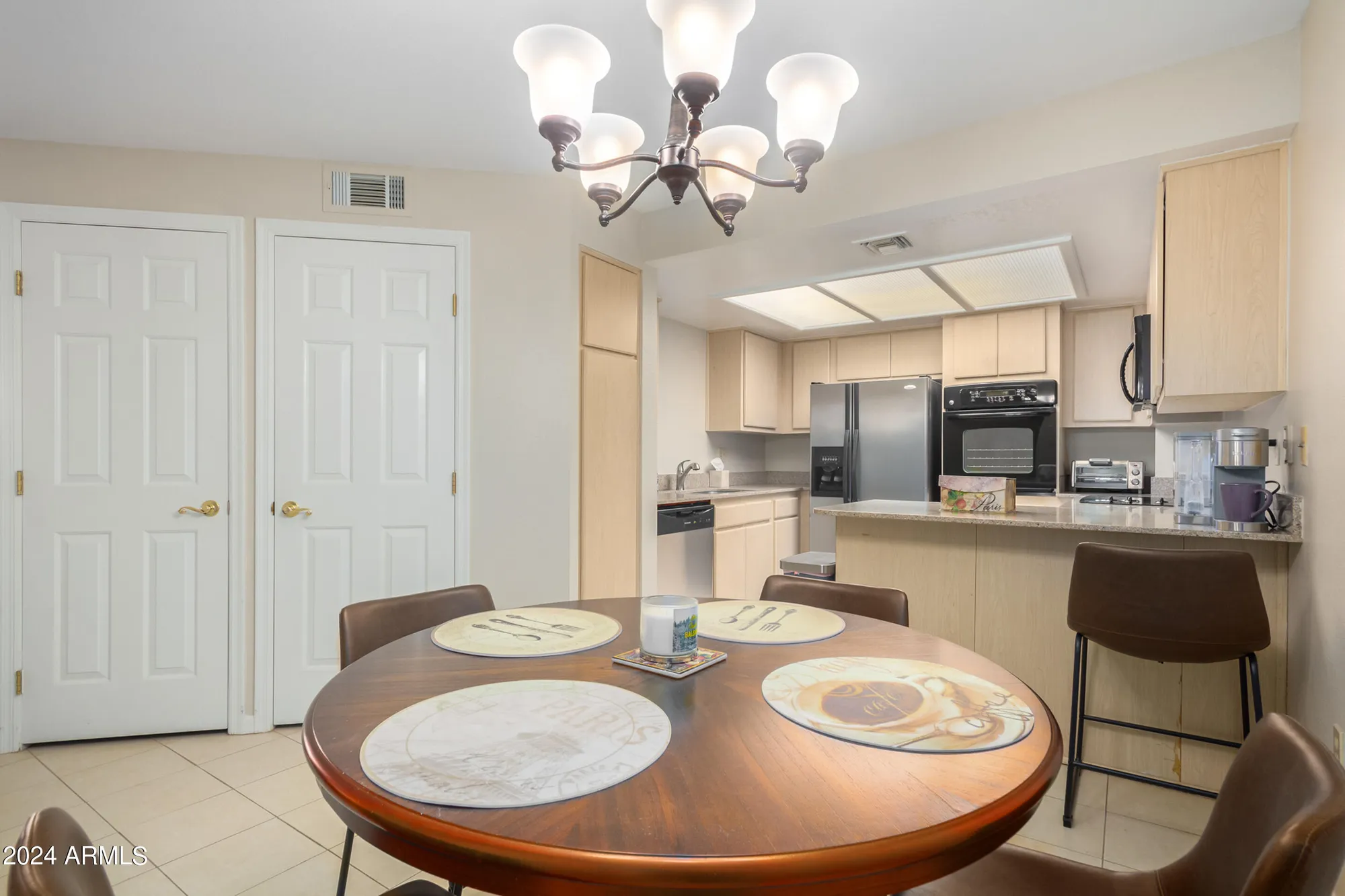 Property Slideshow image 6 of 19 | 17404 n 99th ave unit 339, Sun City, AZ, 85373