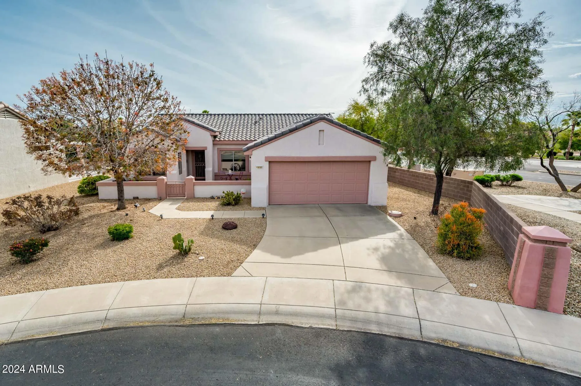 Property Slideshow image 3 of 48 | 19595 n sunburst way, Surprise, AZ, 85374