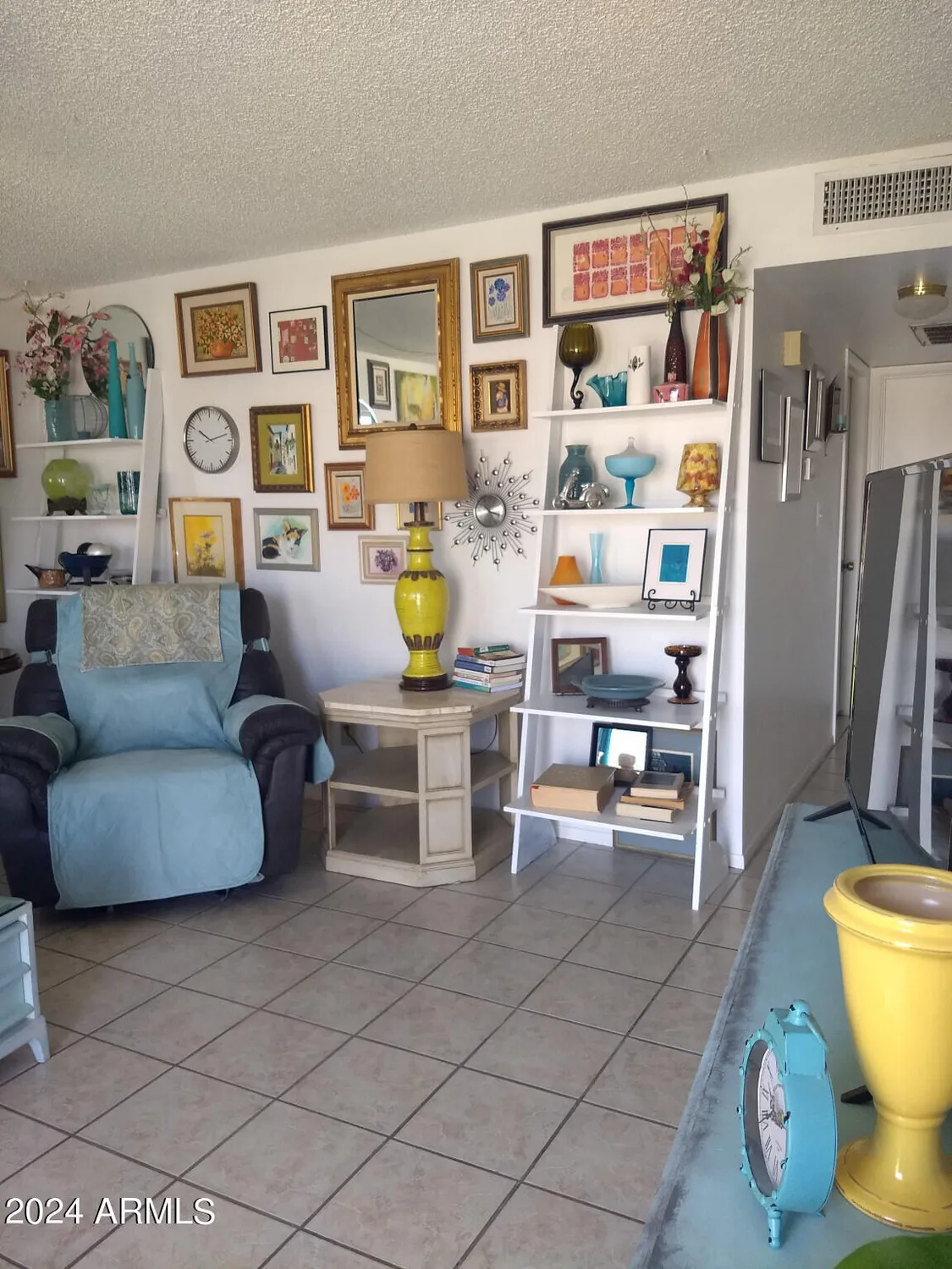 Property Slideshow image 4 of 25 | 9627 w north ln b, Peoria, AZ, 85345