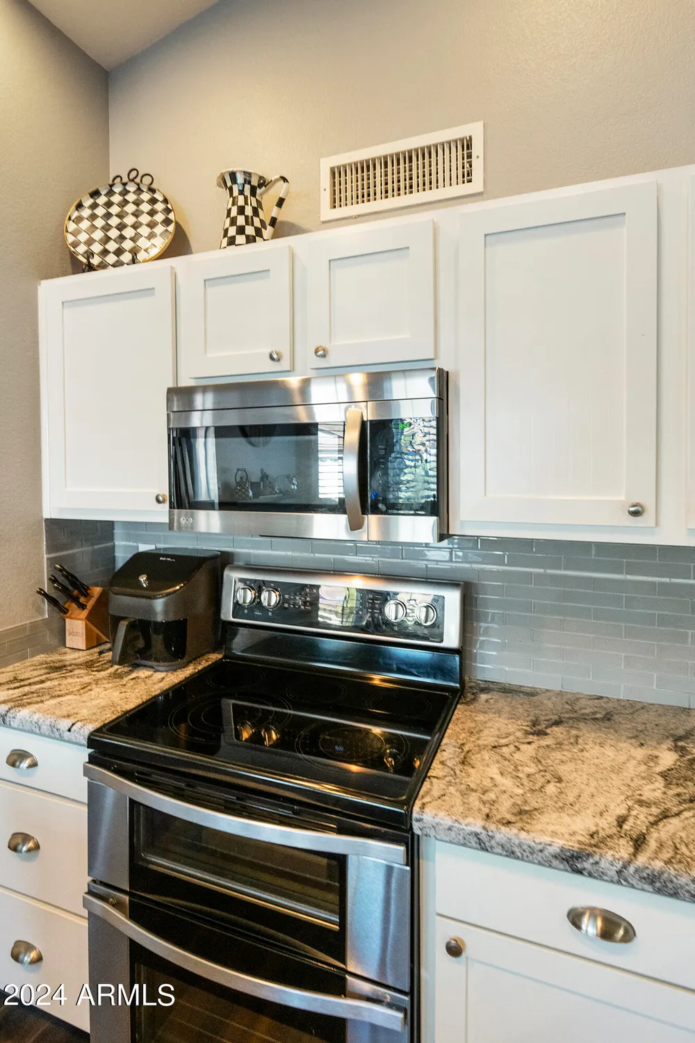 Property Slideshow image 21 of 53 | 1509 e peach tree dr, Chandler, AZ, 85249