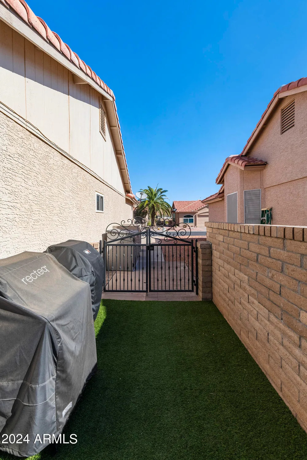 Property Slideshow image 33 of 53 | 1509 e peach tree dr, Chandler, AZ, 85249