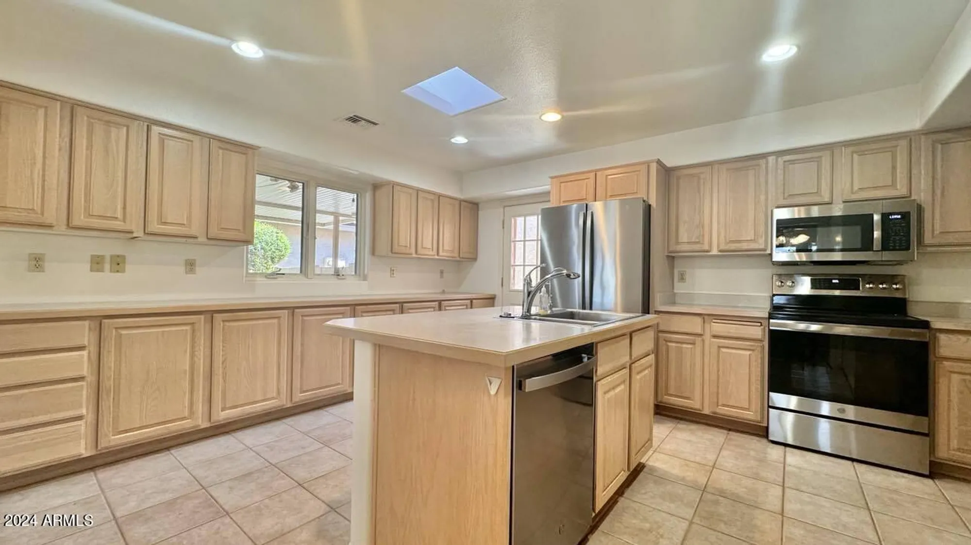 Property Slideshow image 14 of 61 | 26006 s brentwood dr, Sun Lakes, AZ, 85248