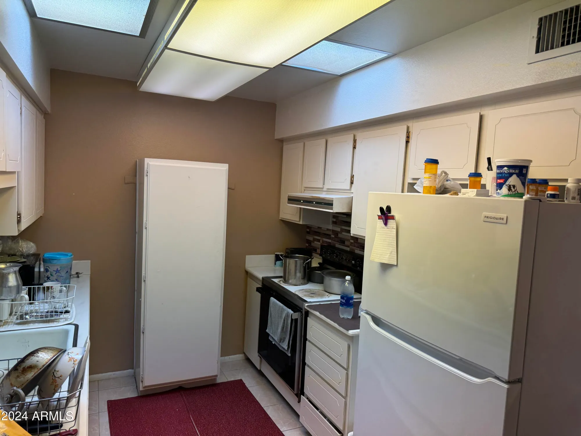 Property Slideshow image 9 of 34 | 10038 w lancaster dr, Sun City, AZ, 85351