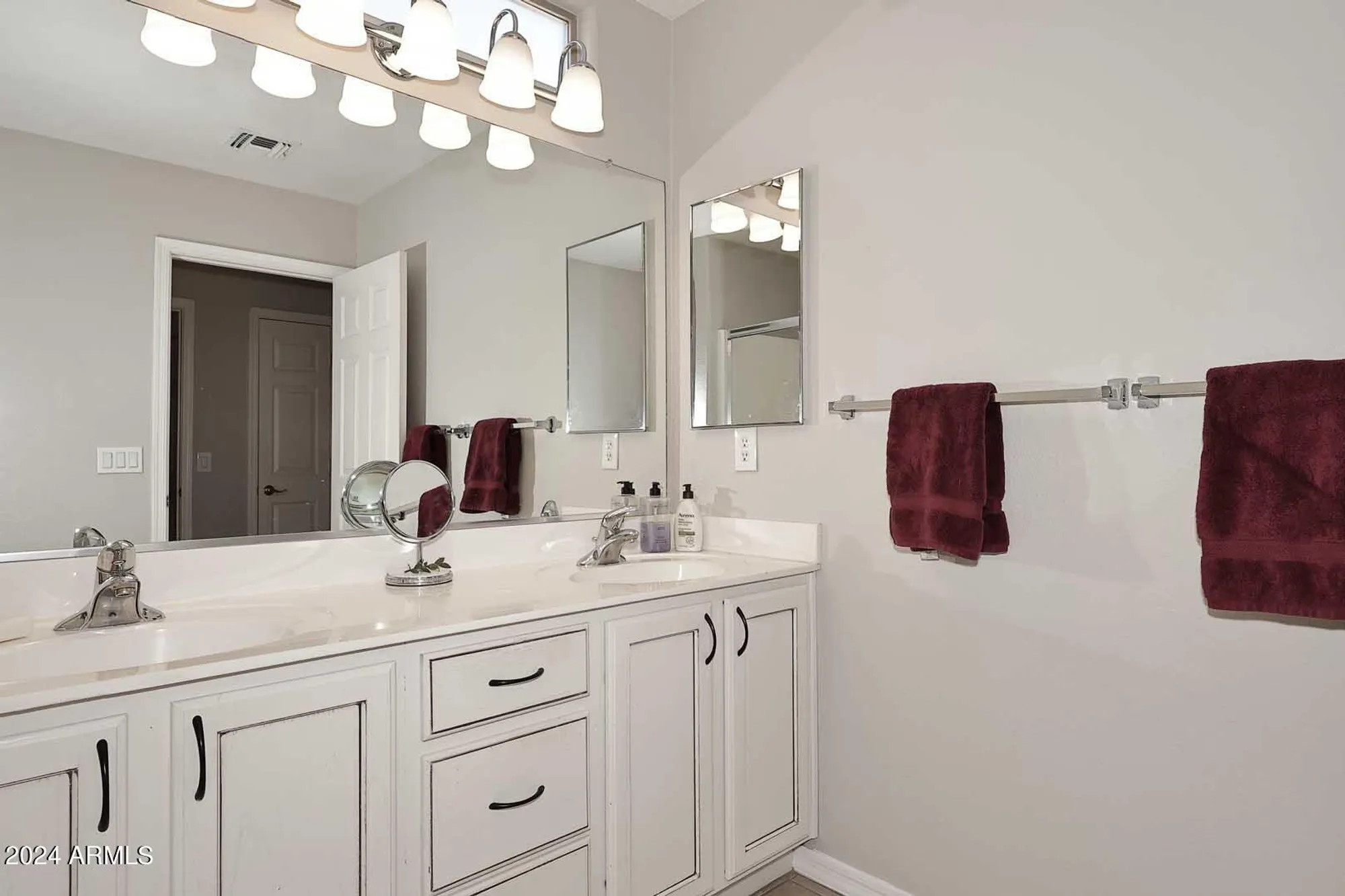 Property Slideshow image 17 of 34 | 3771 e hazeltine way, Chandler, AZ, 85249