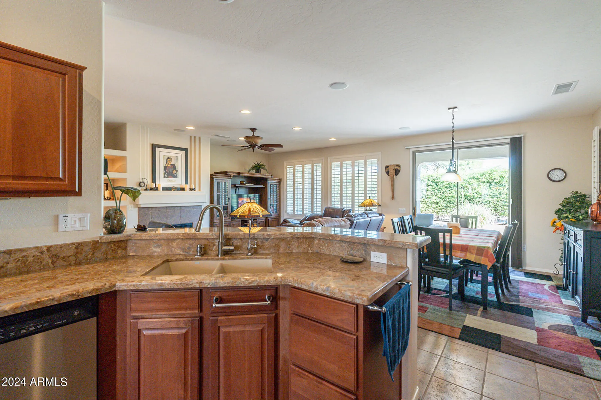 Property Slideshow image 15 of 37 | 20340 n canyon whisper dr, Surprise, AZ, 85387