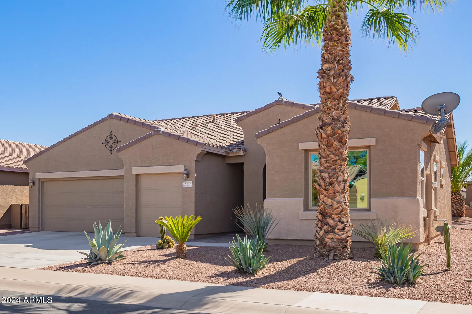 Property Slideshow image 6 of 49 | 42915 w kingfisher dr, Maricopa, AZ, 85138