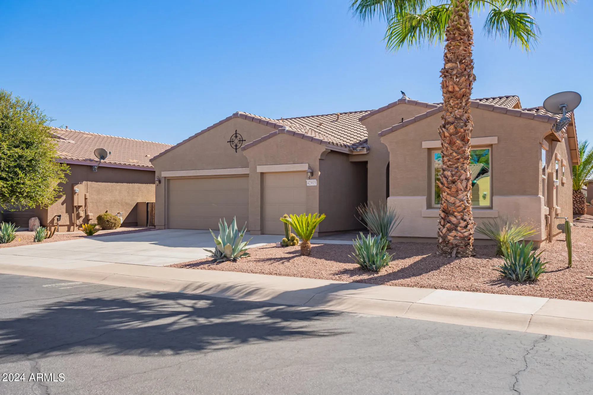 Property Slideshow image 5 of 49 | 42915 w kingfisher dr, Maricopa, AZ, 85138