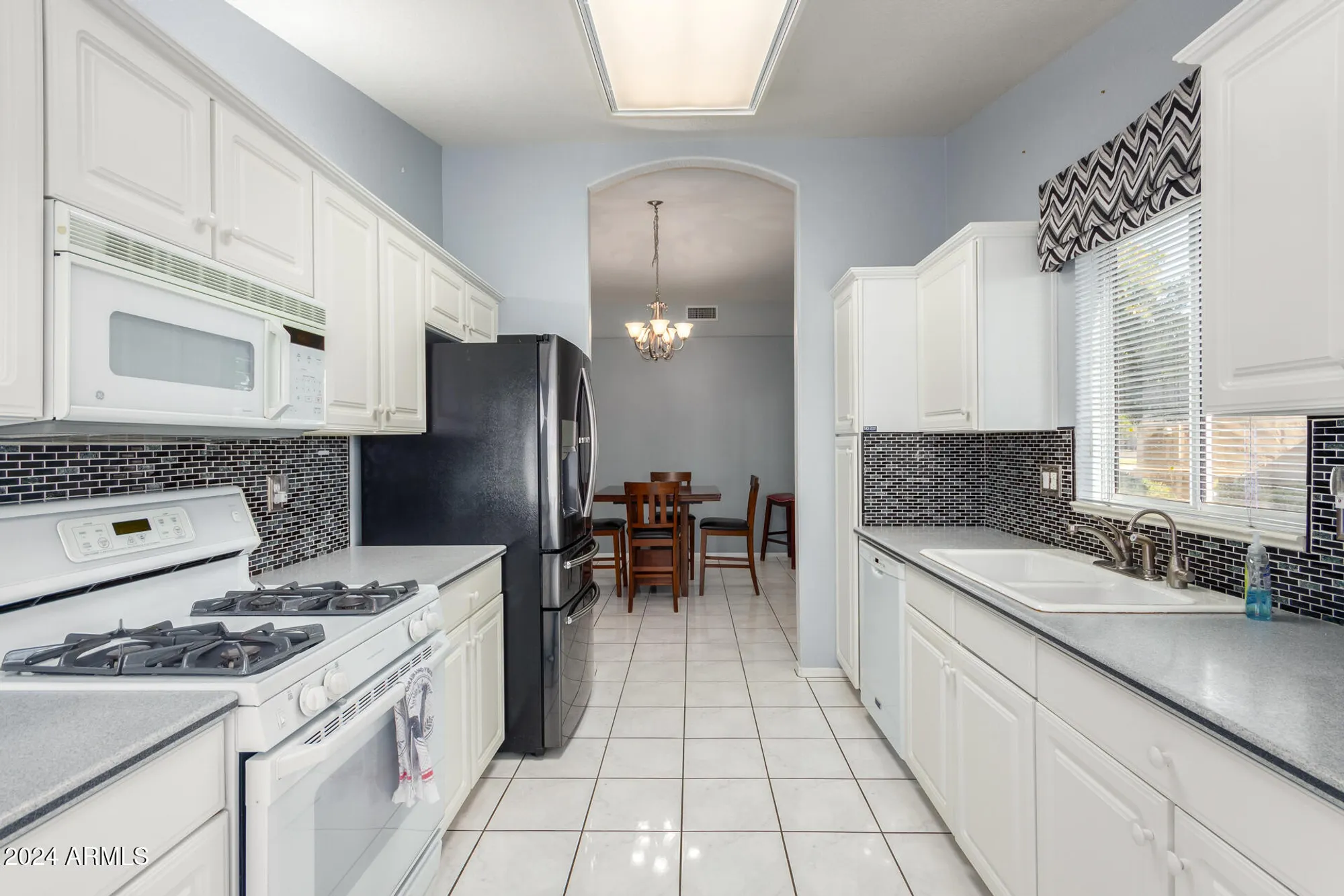 Property Slideshow image 6 of 18 | 8333 w wescott dr, Peoria, AZ, 85382