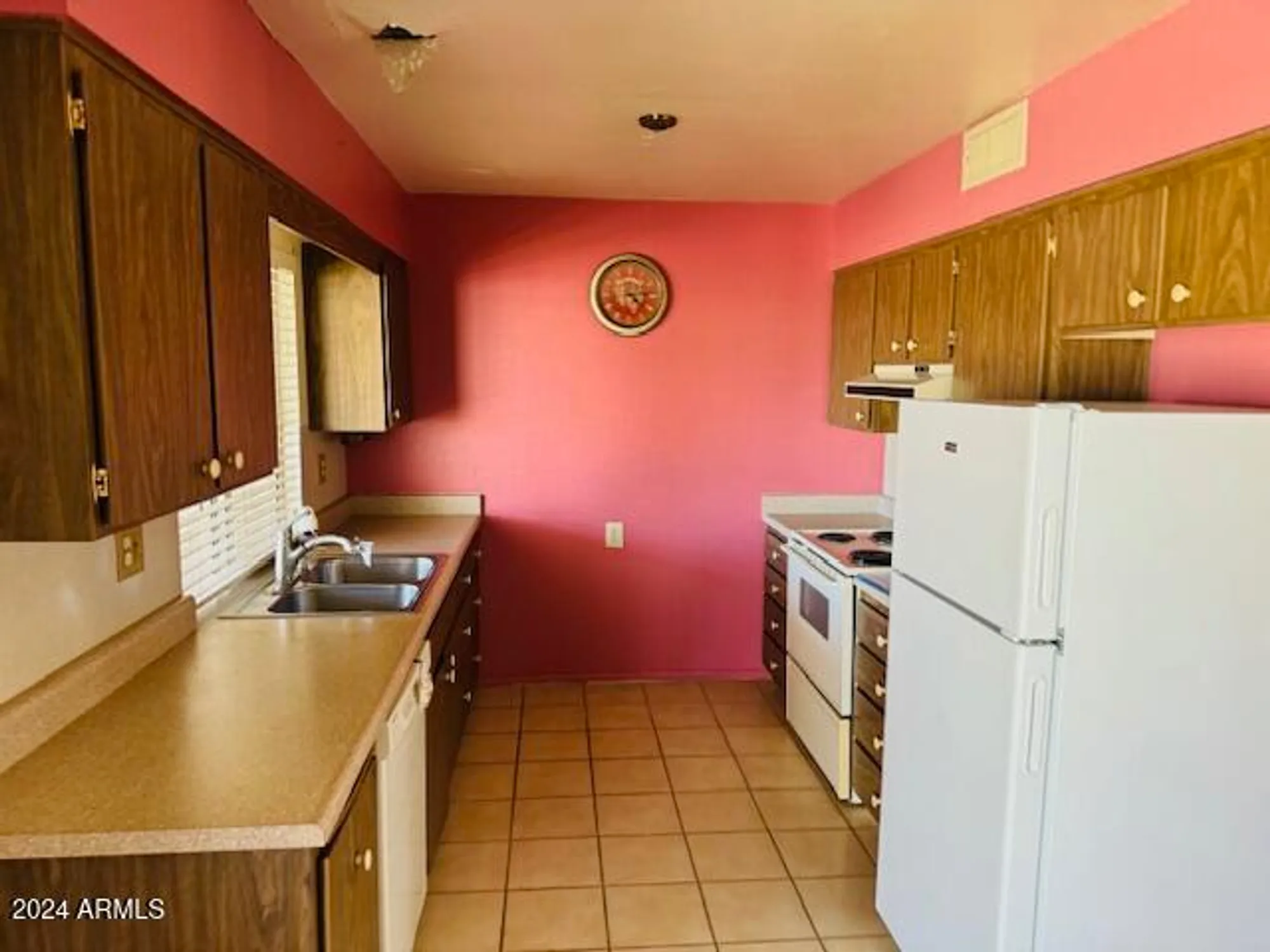 Property Slideshow image 5 of 13 | 10202 w edgewood dr, Sun City, AZ, 85351