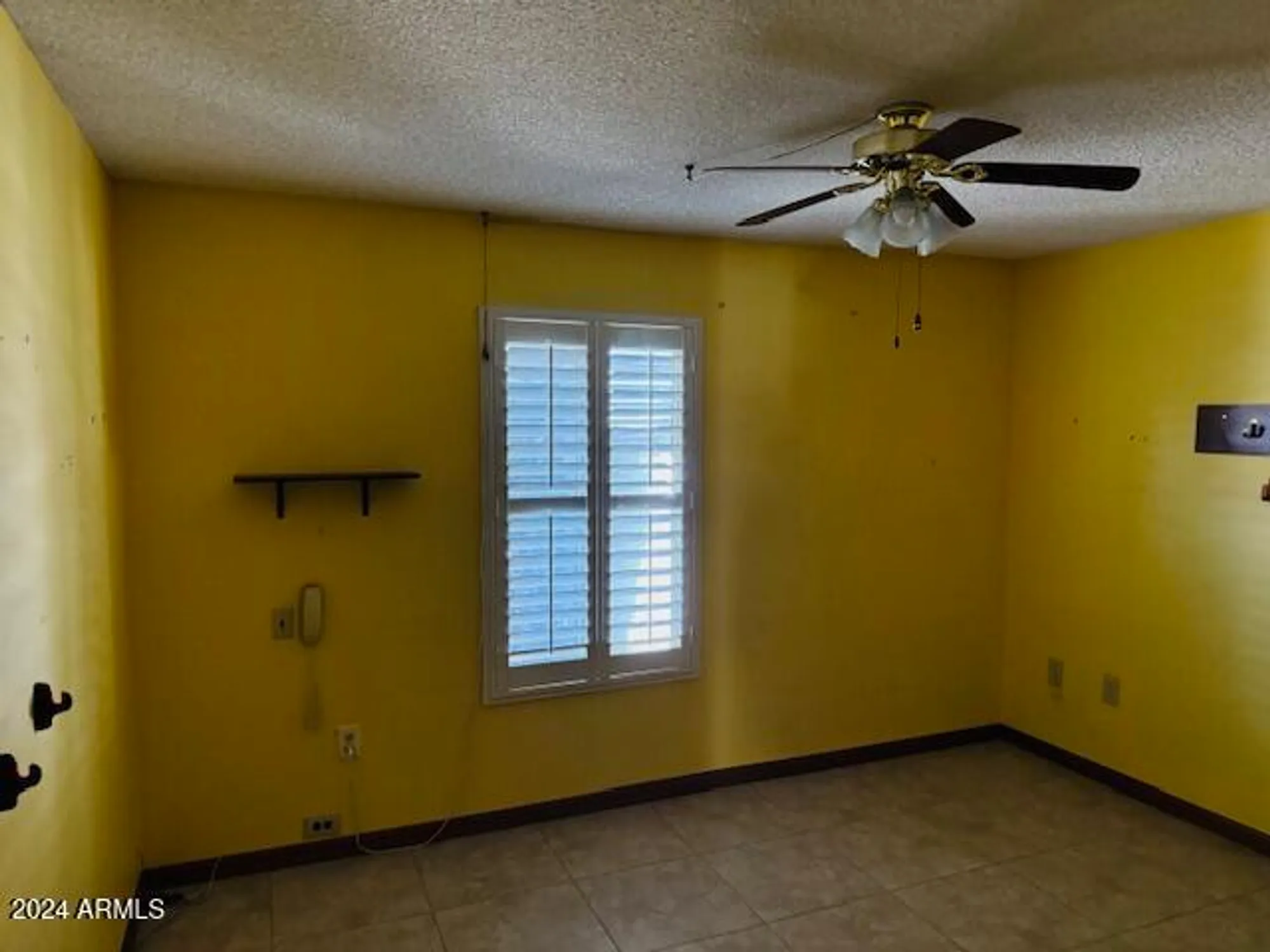 Property Slideshow image 7 of 13 | 10202 w edgewood dr, Sun City, AZ, 85351