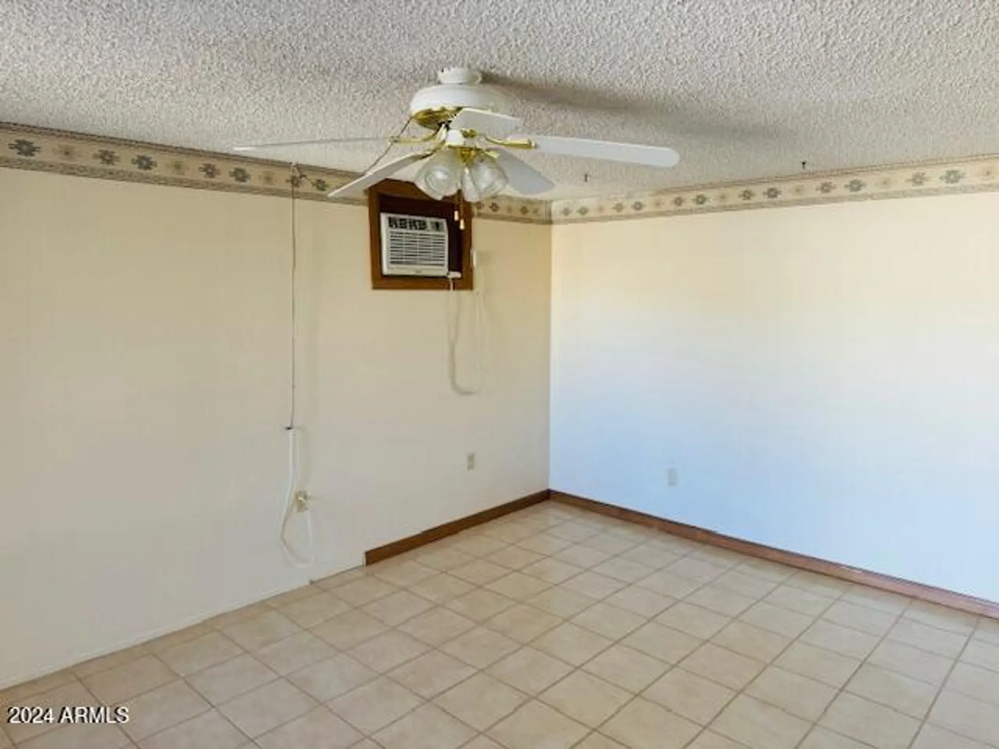 Property Slideshow image 9 of 13 | 10202 w edgewood dr, Sun City, AZ, 85351