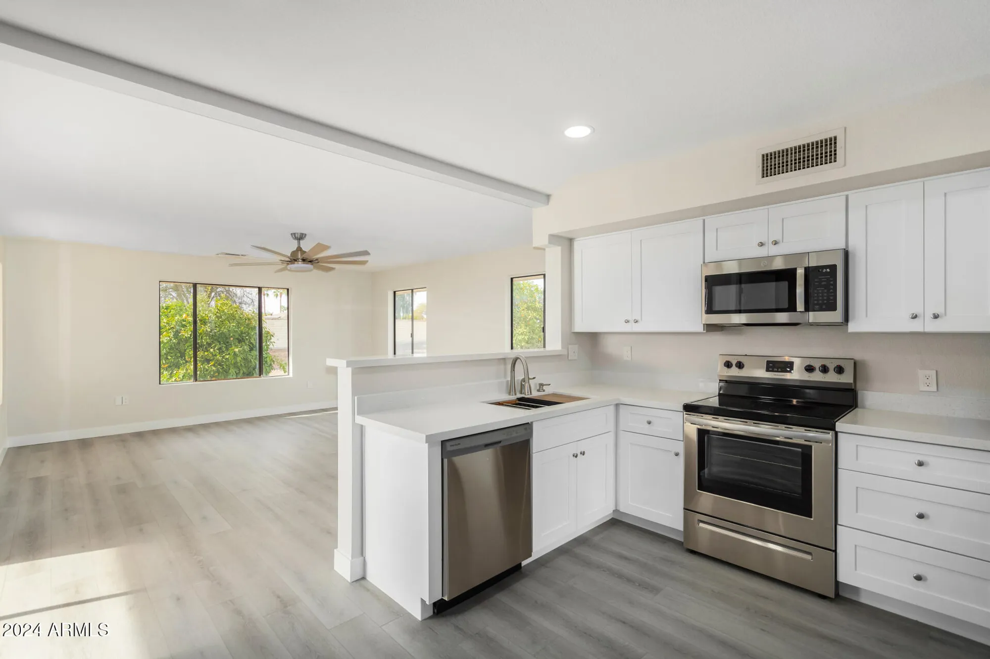 Property Slideshow image 10 of 28 | 17010 n 127th dr, Sun City West, AZ, 85375